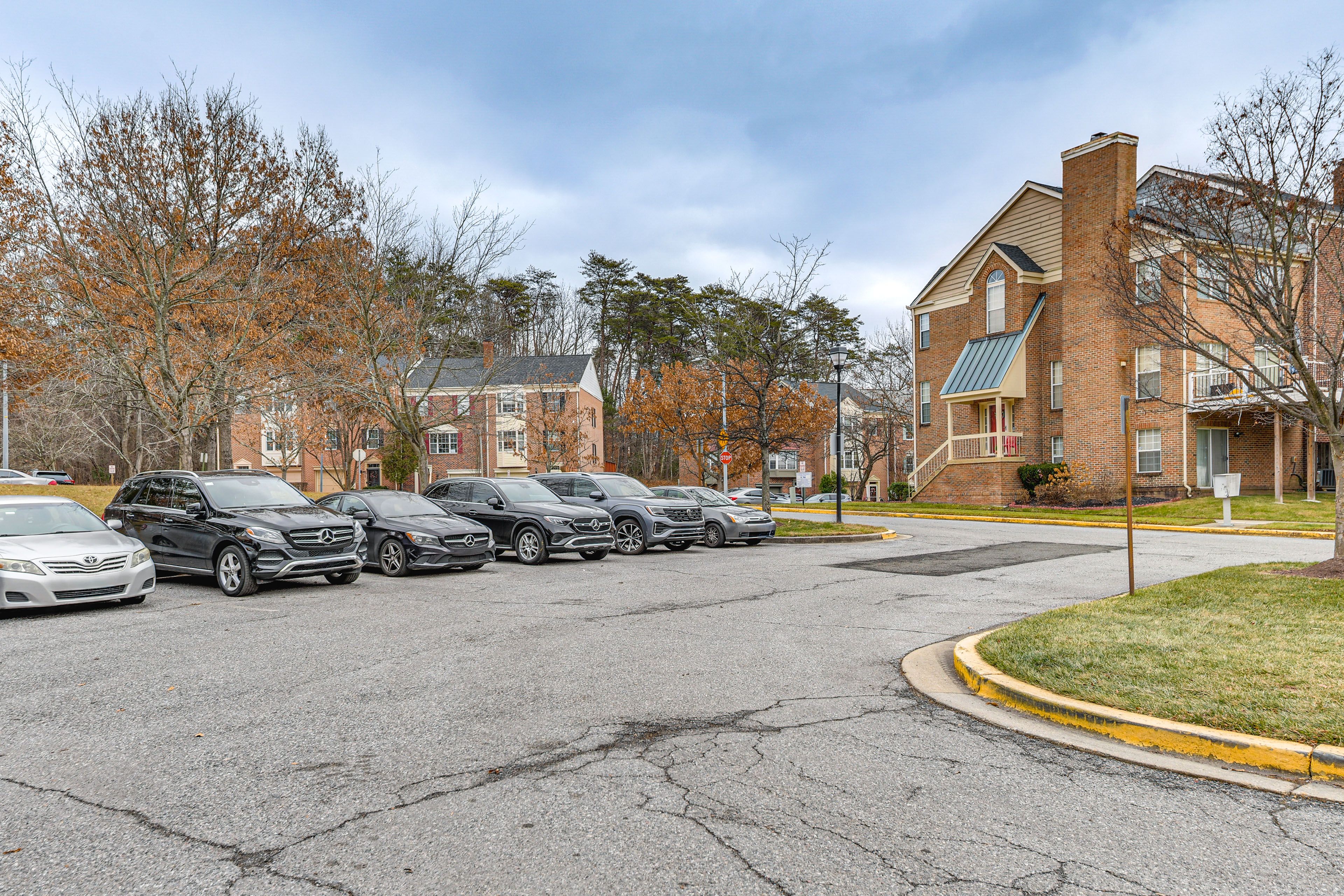 Parking | Community Lot (1 Vehicle)