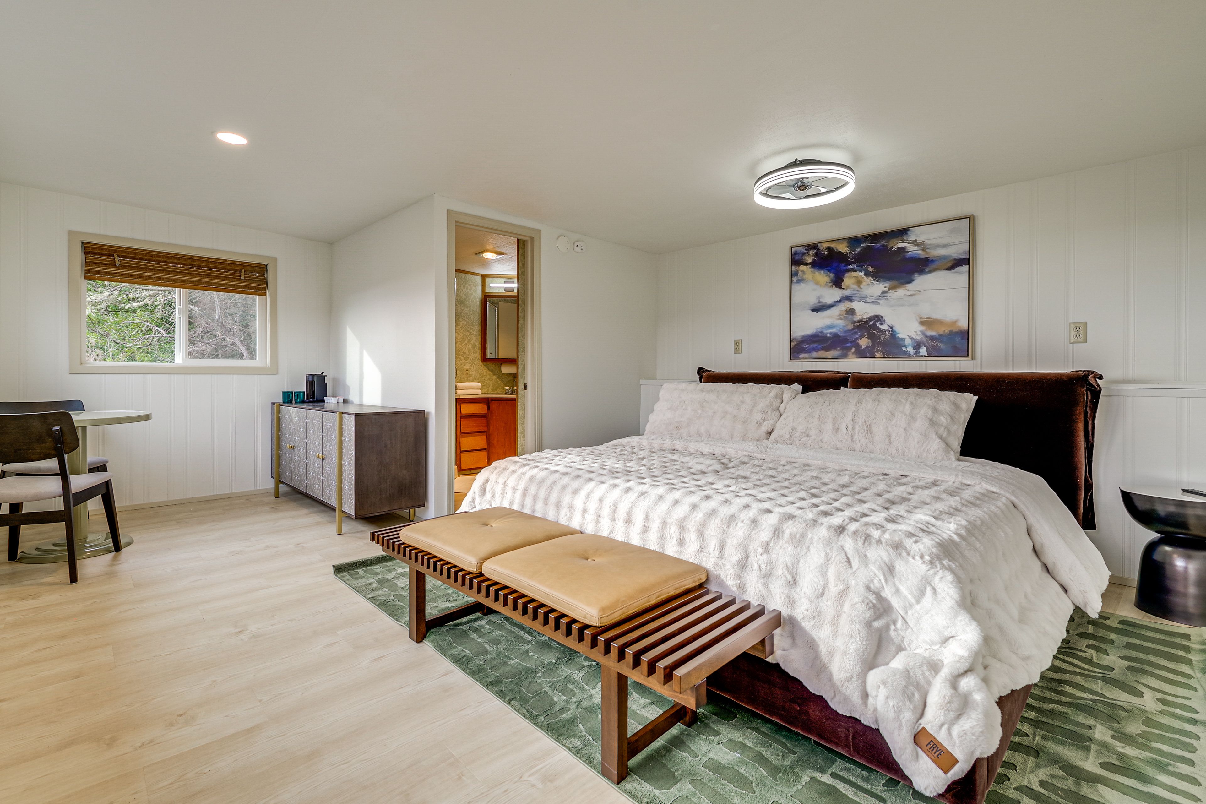 Bedroom 5 (Guesthouse) | King Bed | 2nd Floor