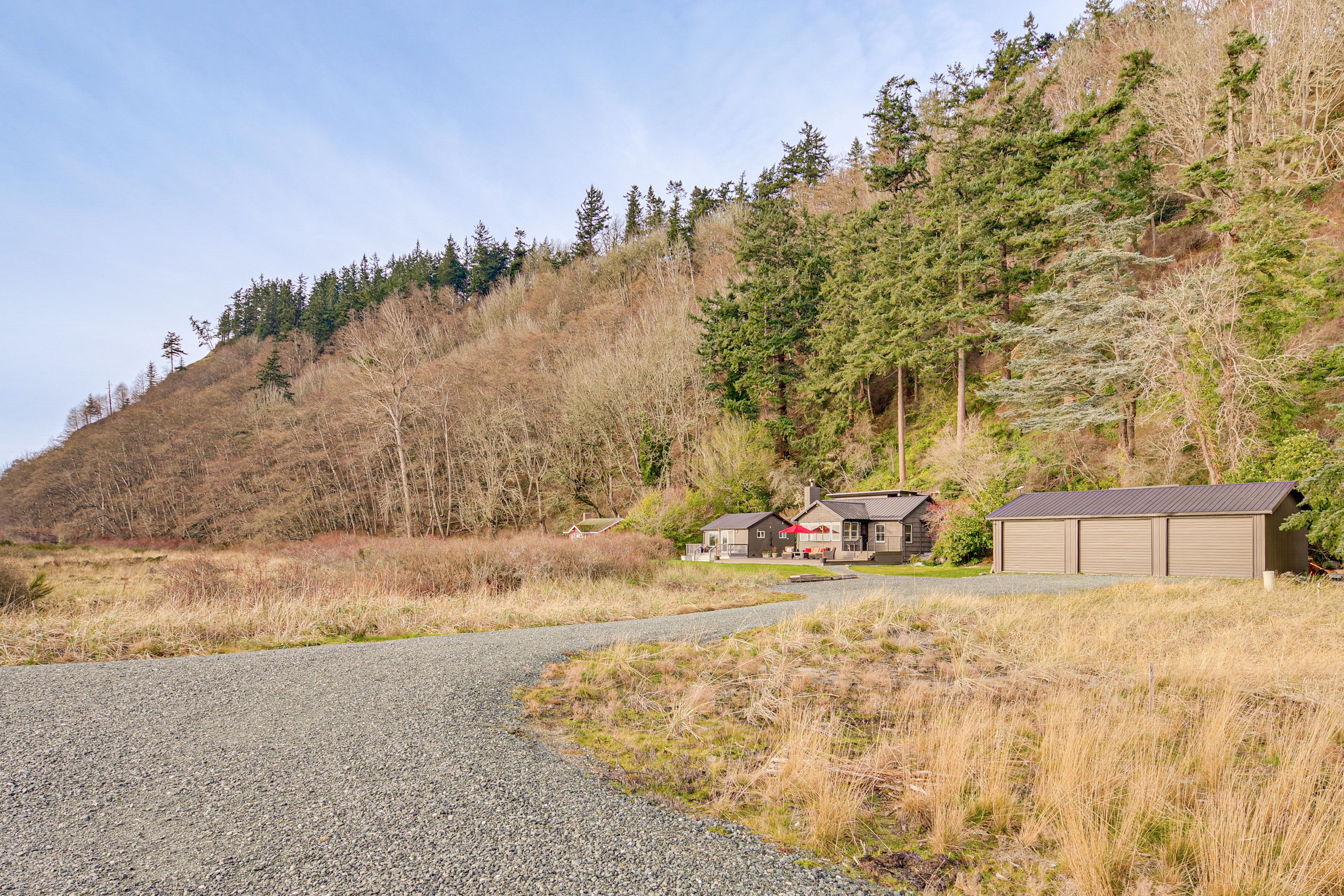Parking | Driveway (12 Vehicles)