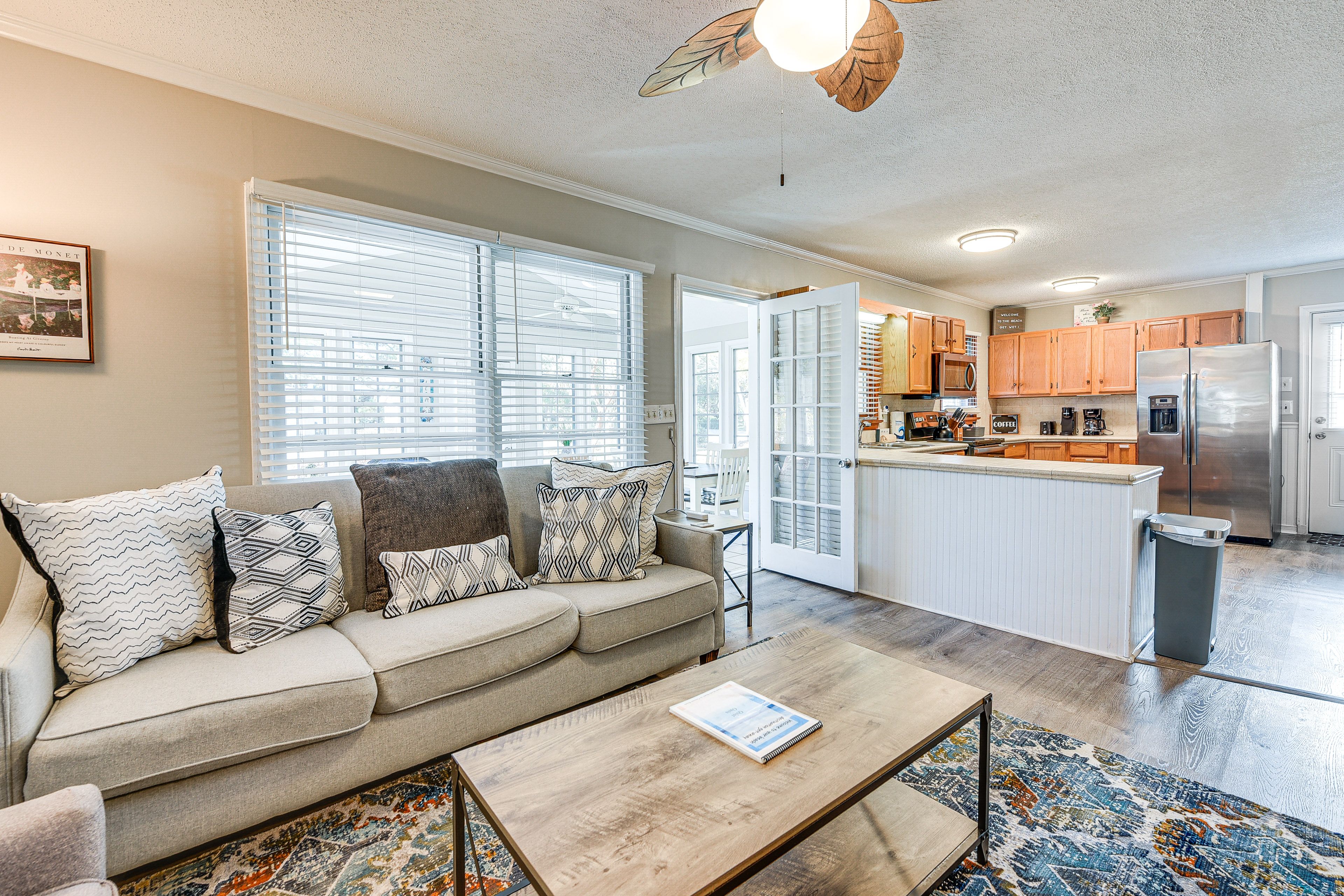 Living Room | Central A/C & Heating