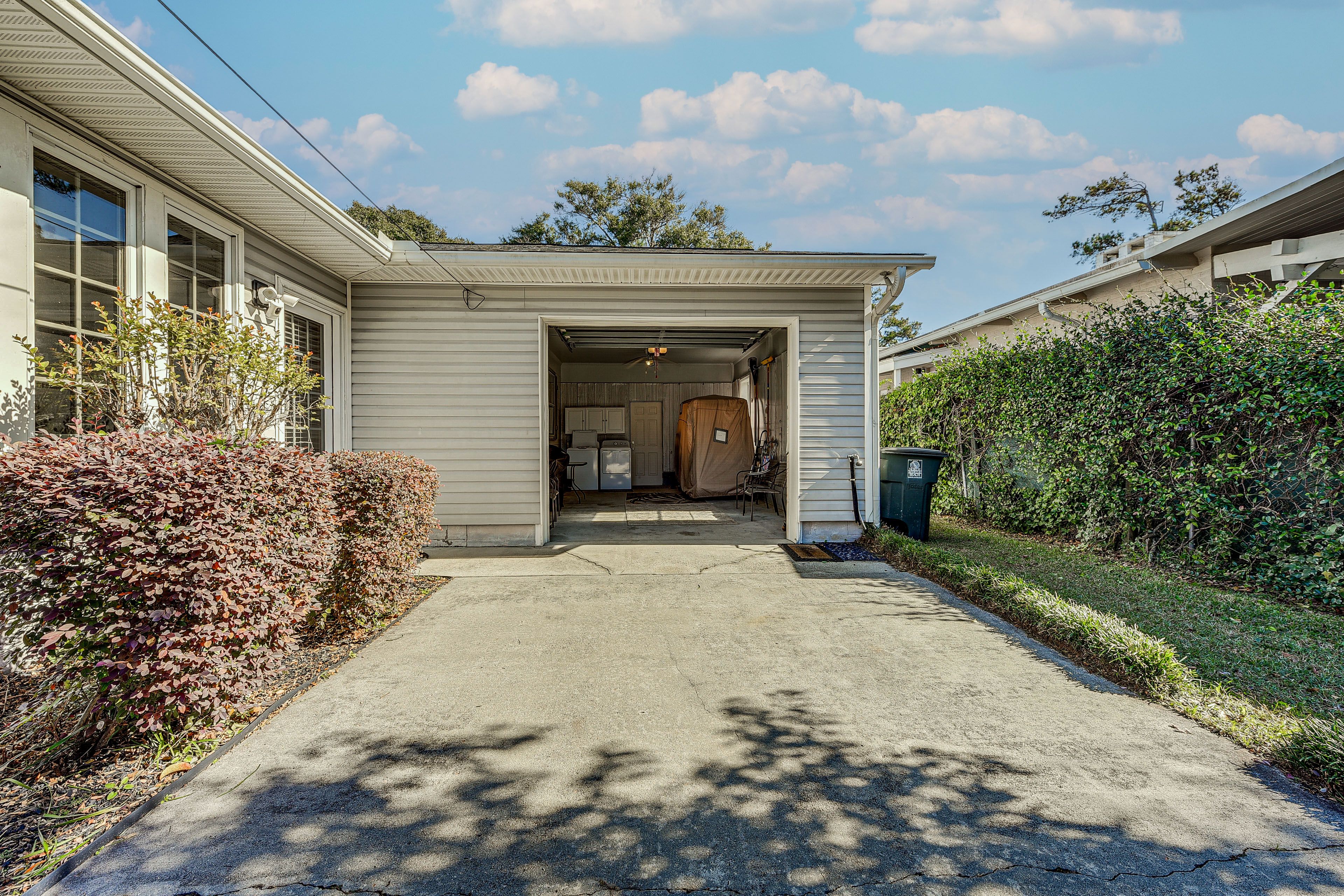 Home Exterior | Parking | Driveway (5 Vehicles)