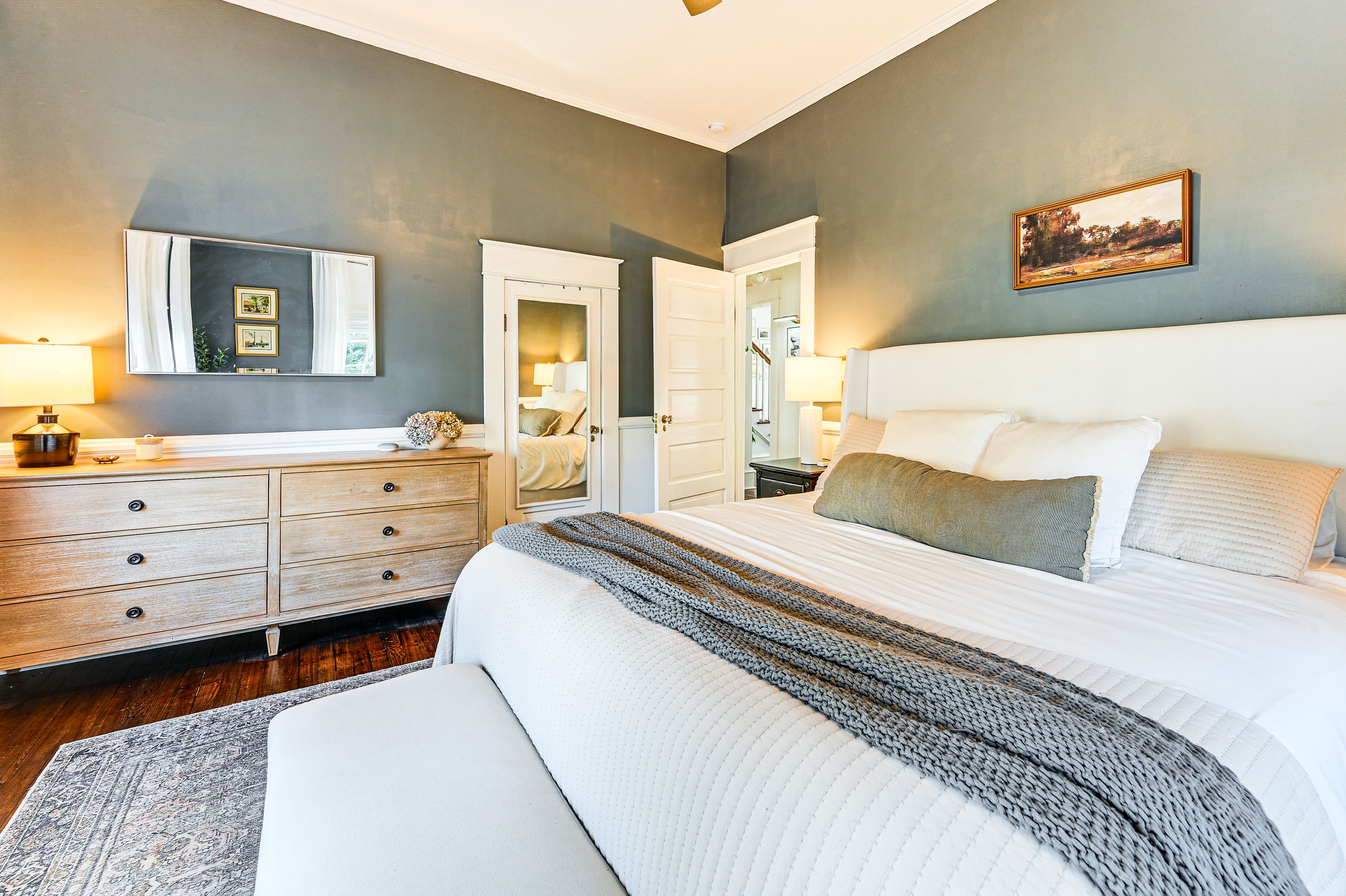 Bedroom 1 | King Bed | Linens | 1st Floor