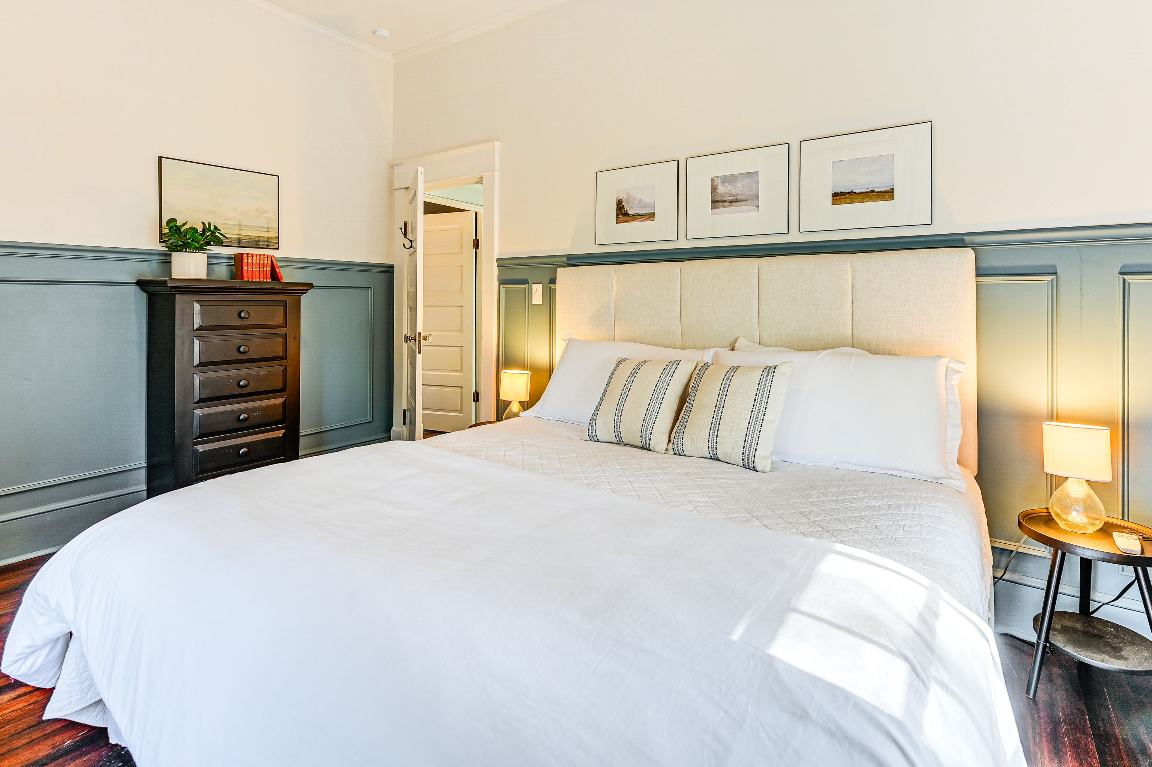 Bedroom 2 | King Bed | 1st Floor