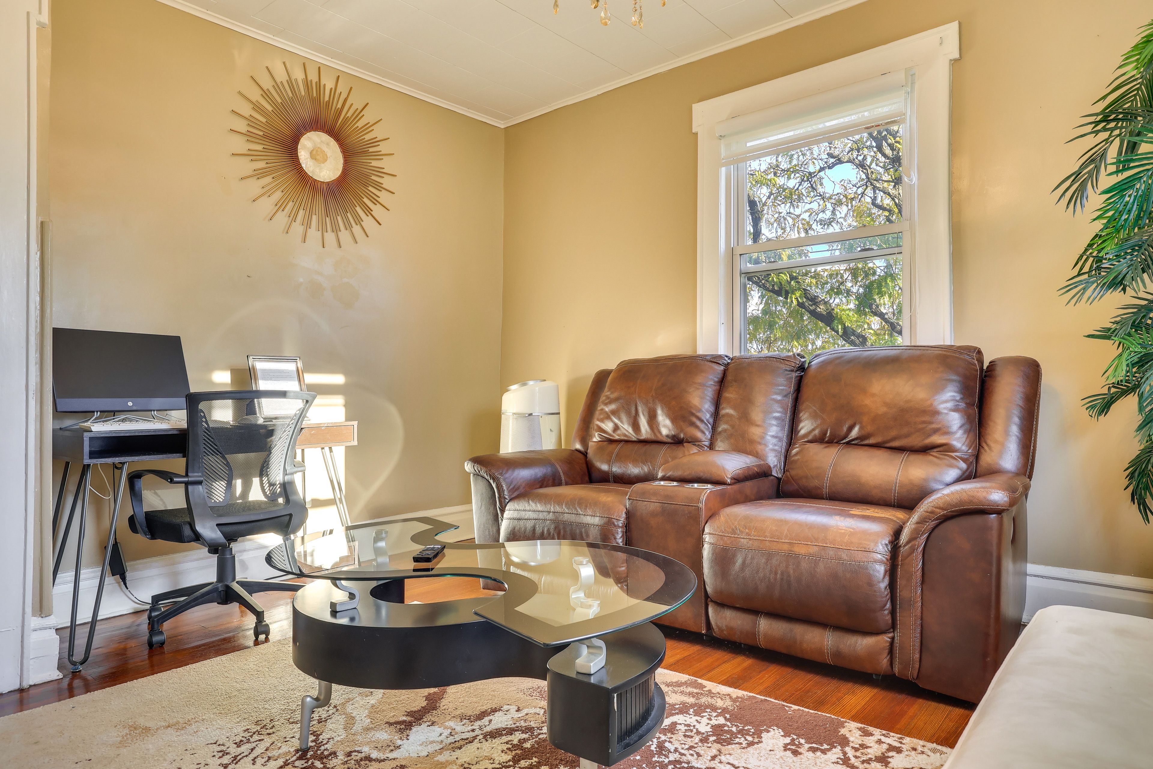 Living Room | Smart TV | Free WiFi