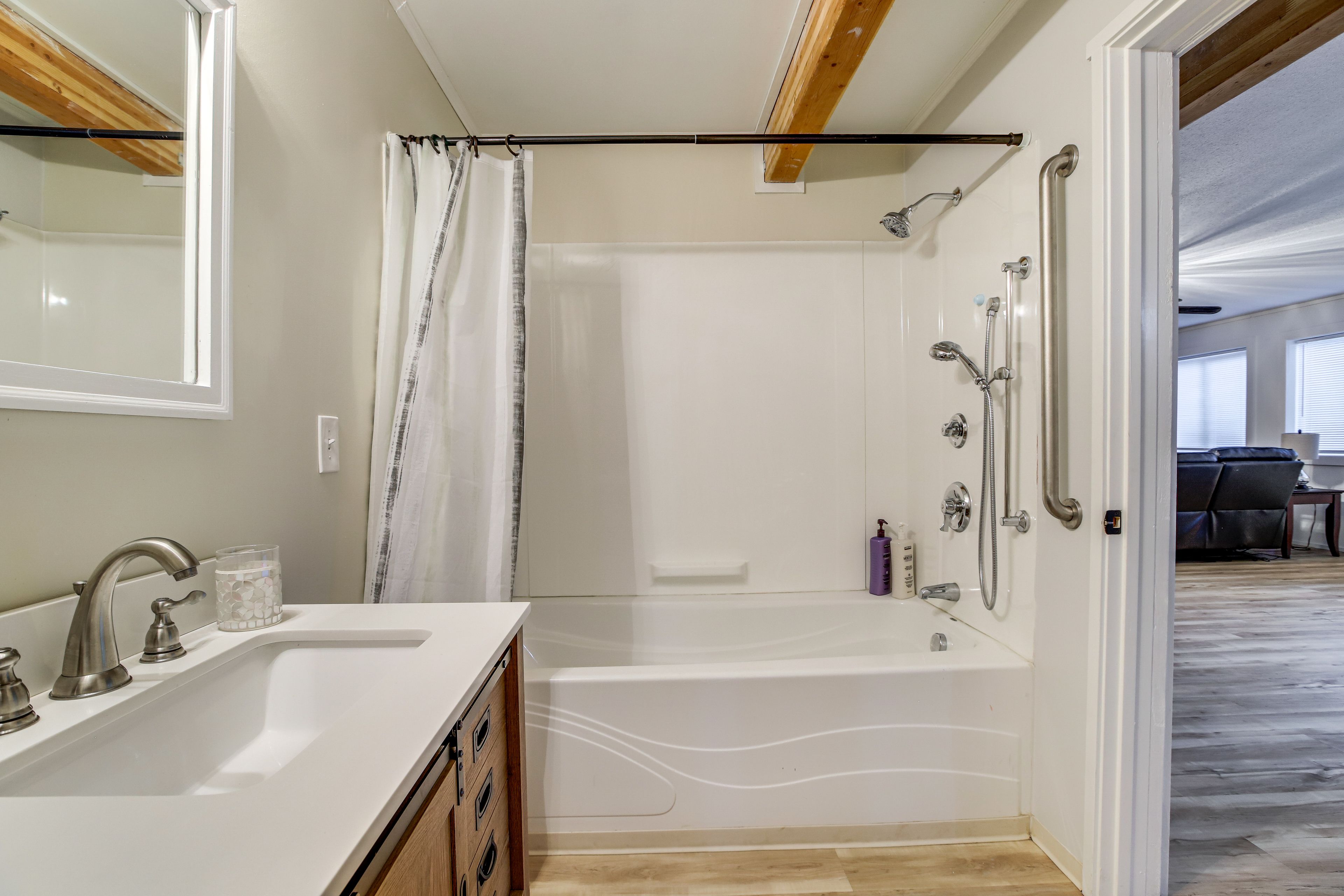 Bathroom | Grab Rails | 1st Floor