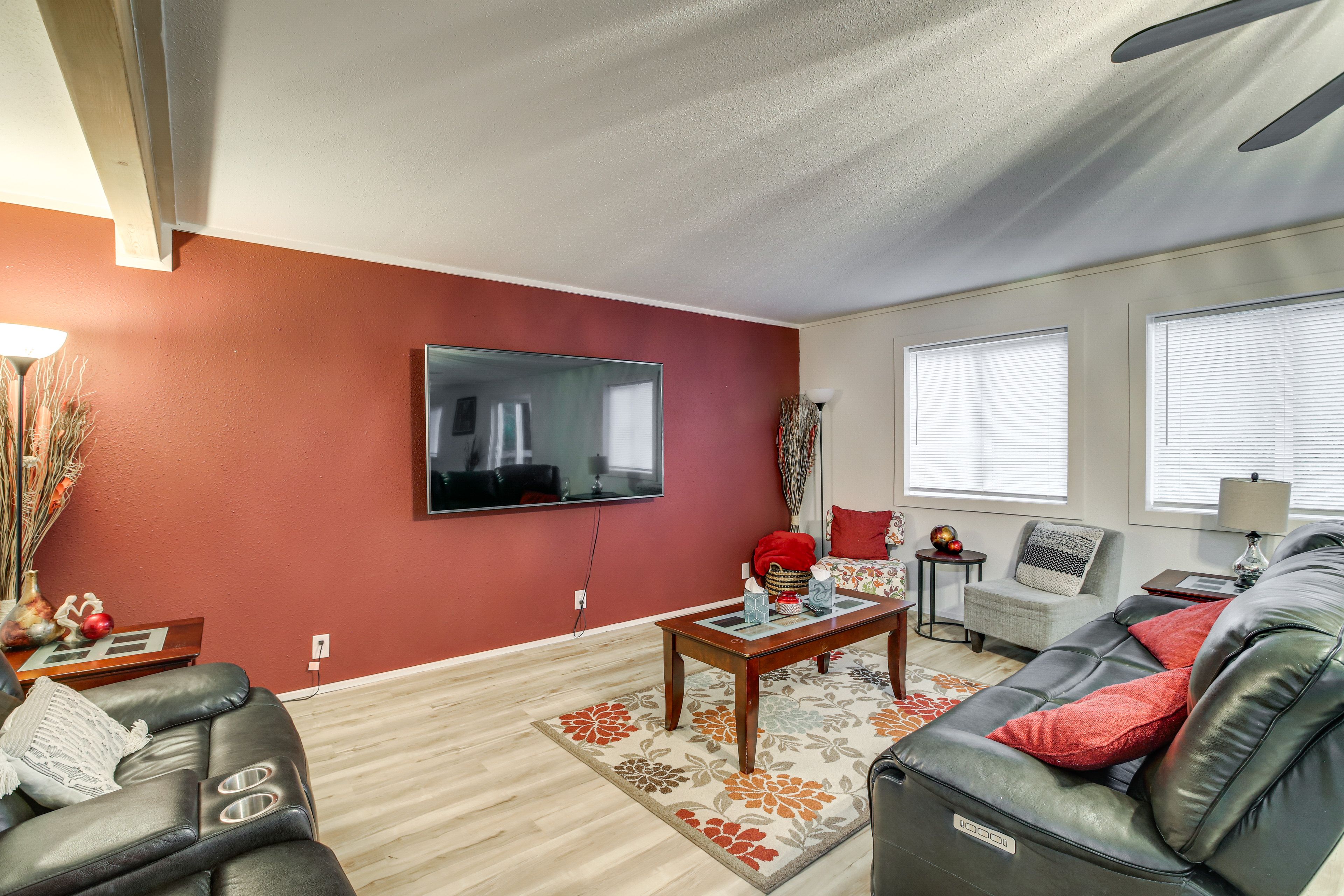 Living Room | Smart TV