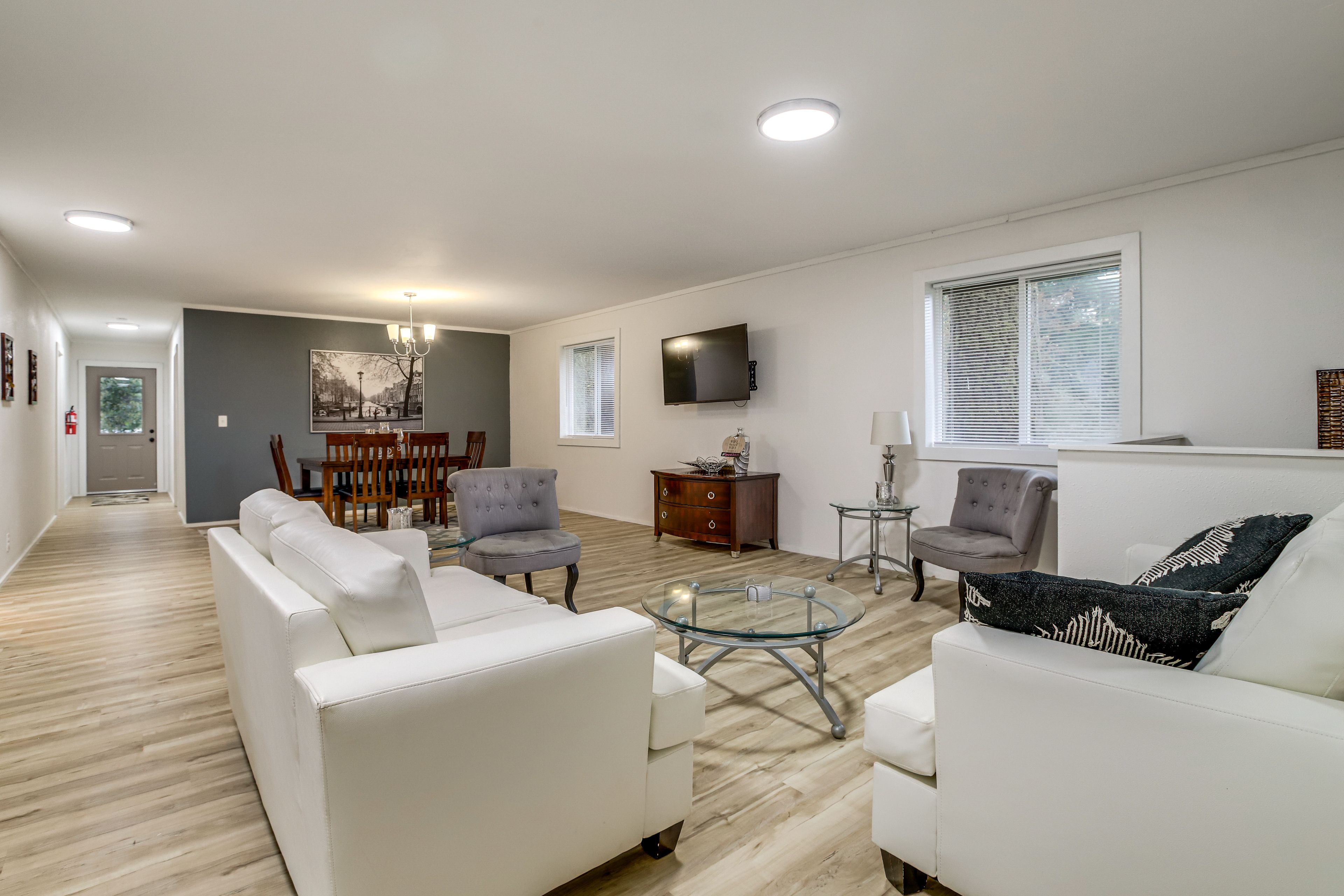 Family Room | Smart TV | 2nd Floor