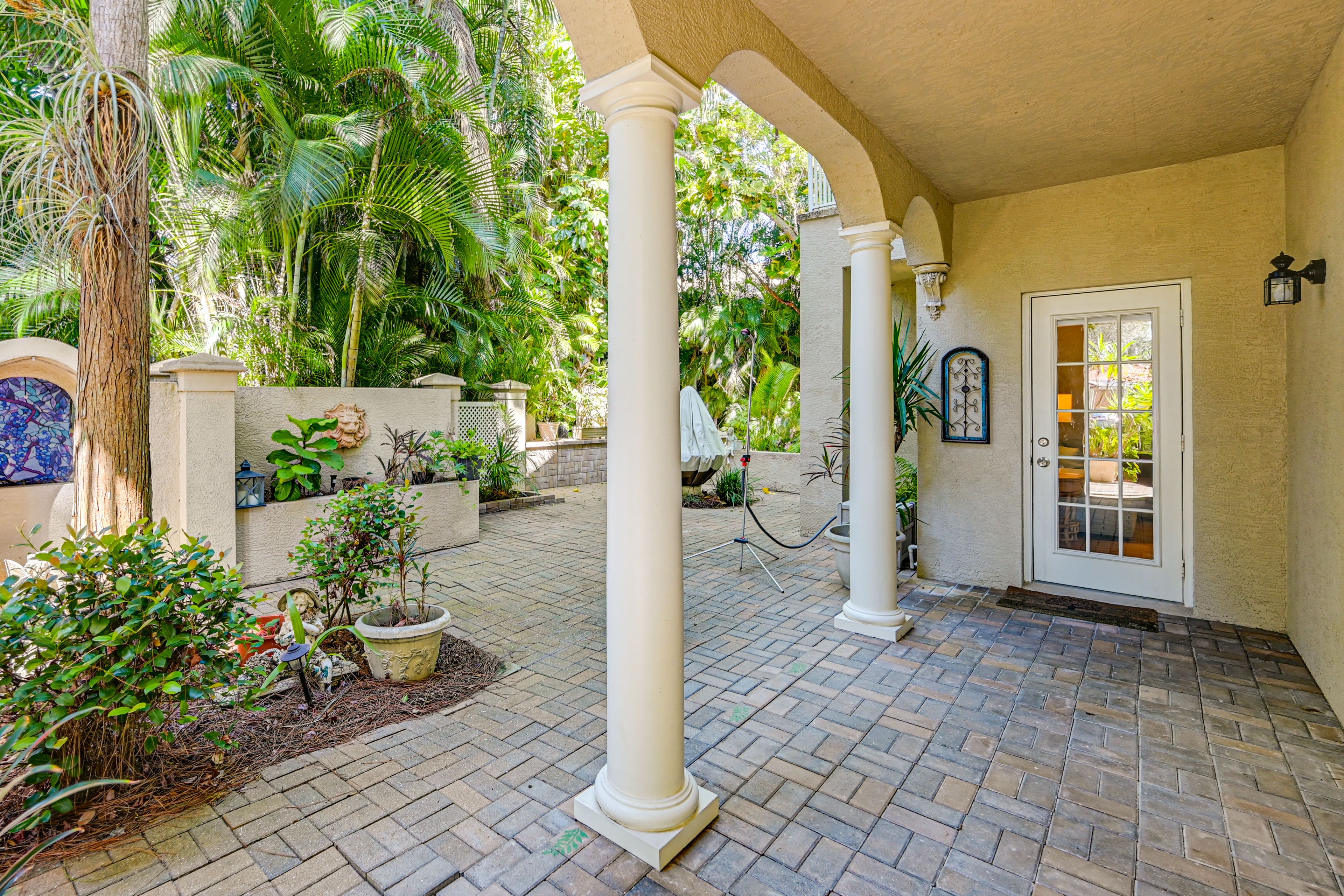 Garden | Private Patio & Yard