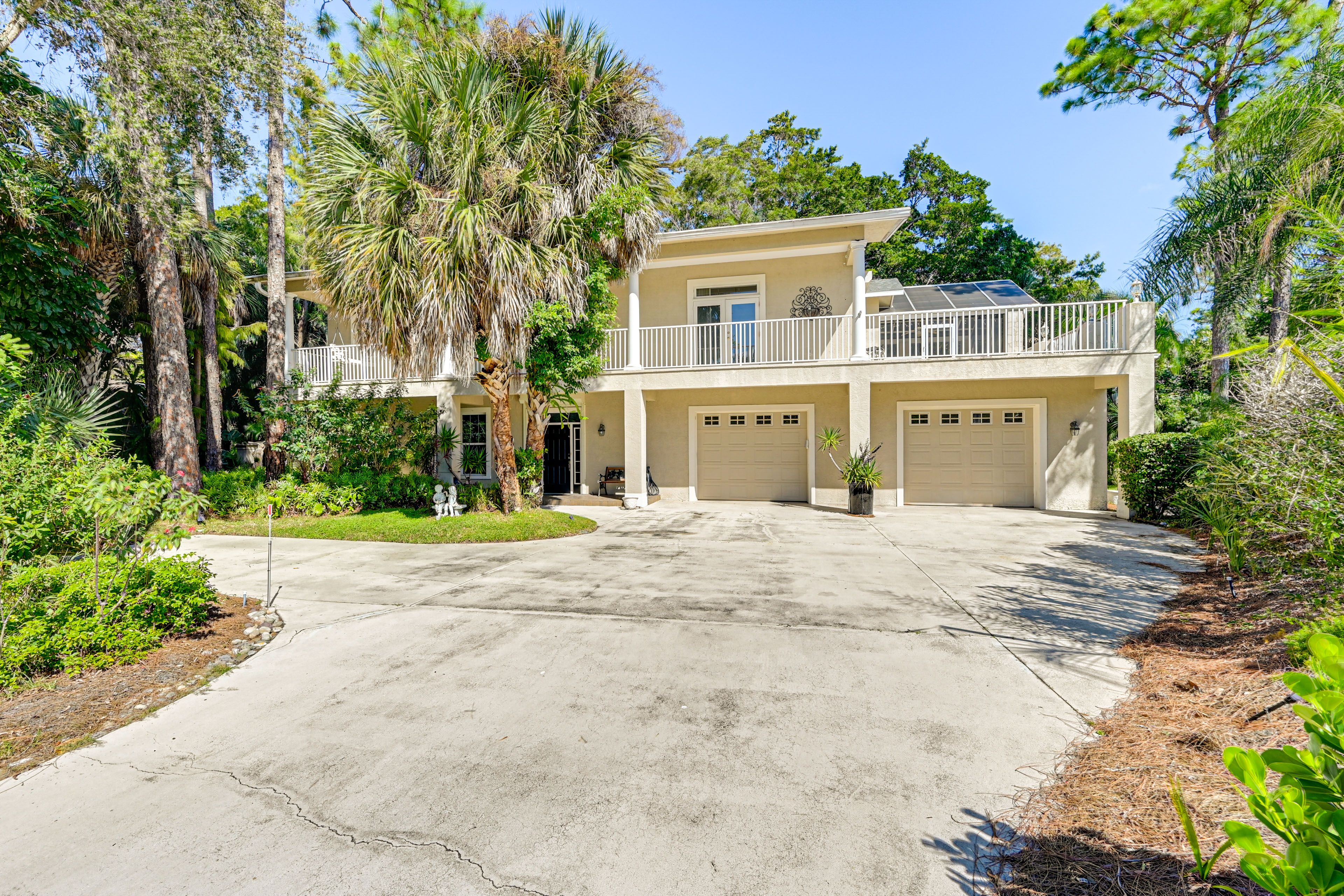 Naples Vacation Rental | 1BR | 1.5BA | 1,500 Sq Ft | 1 Step Required