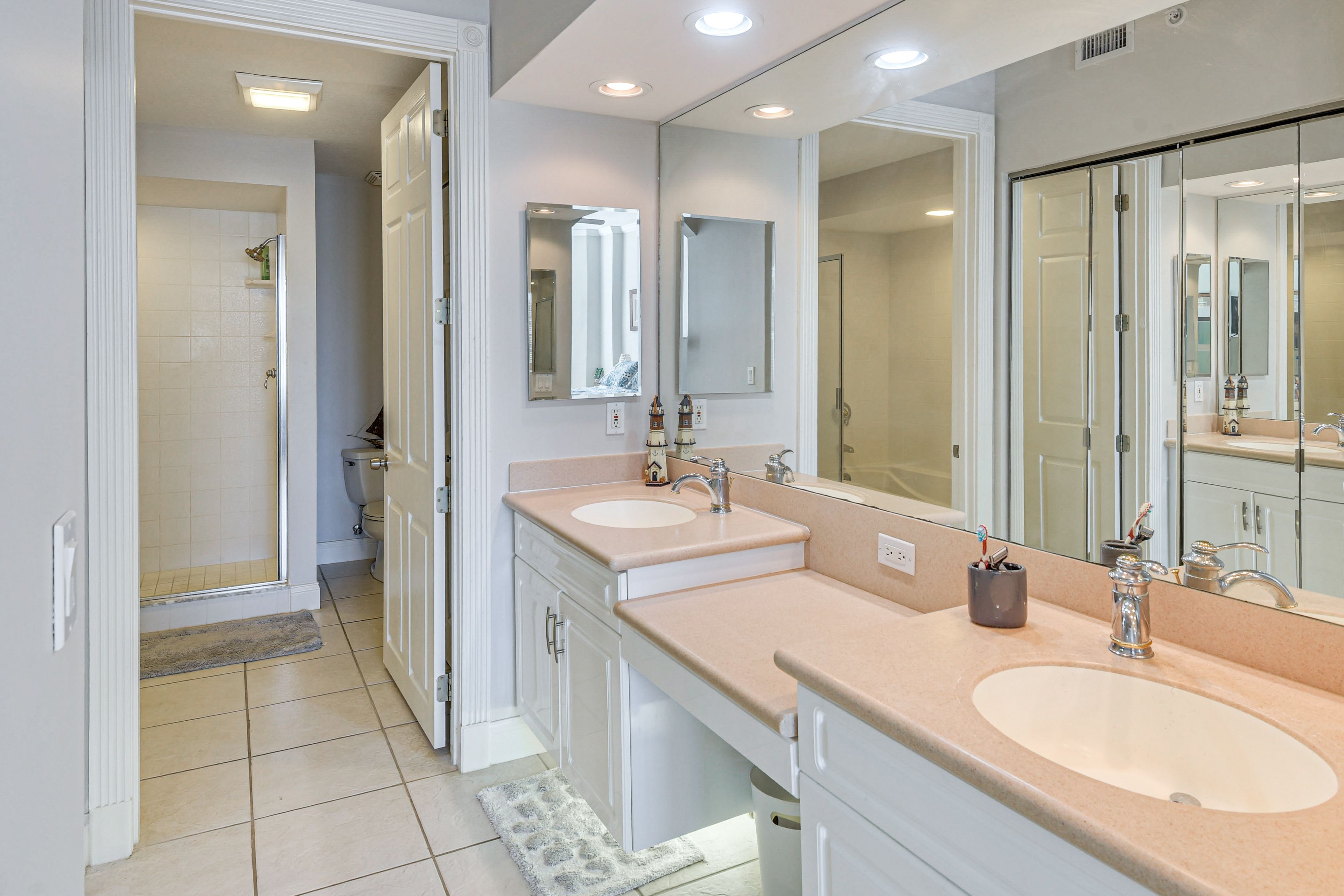 Full Bath | Towels | Hair Dryer