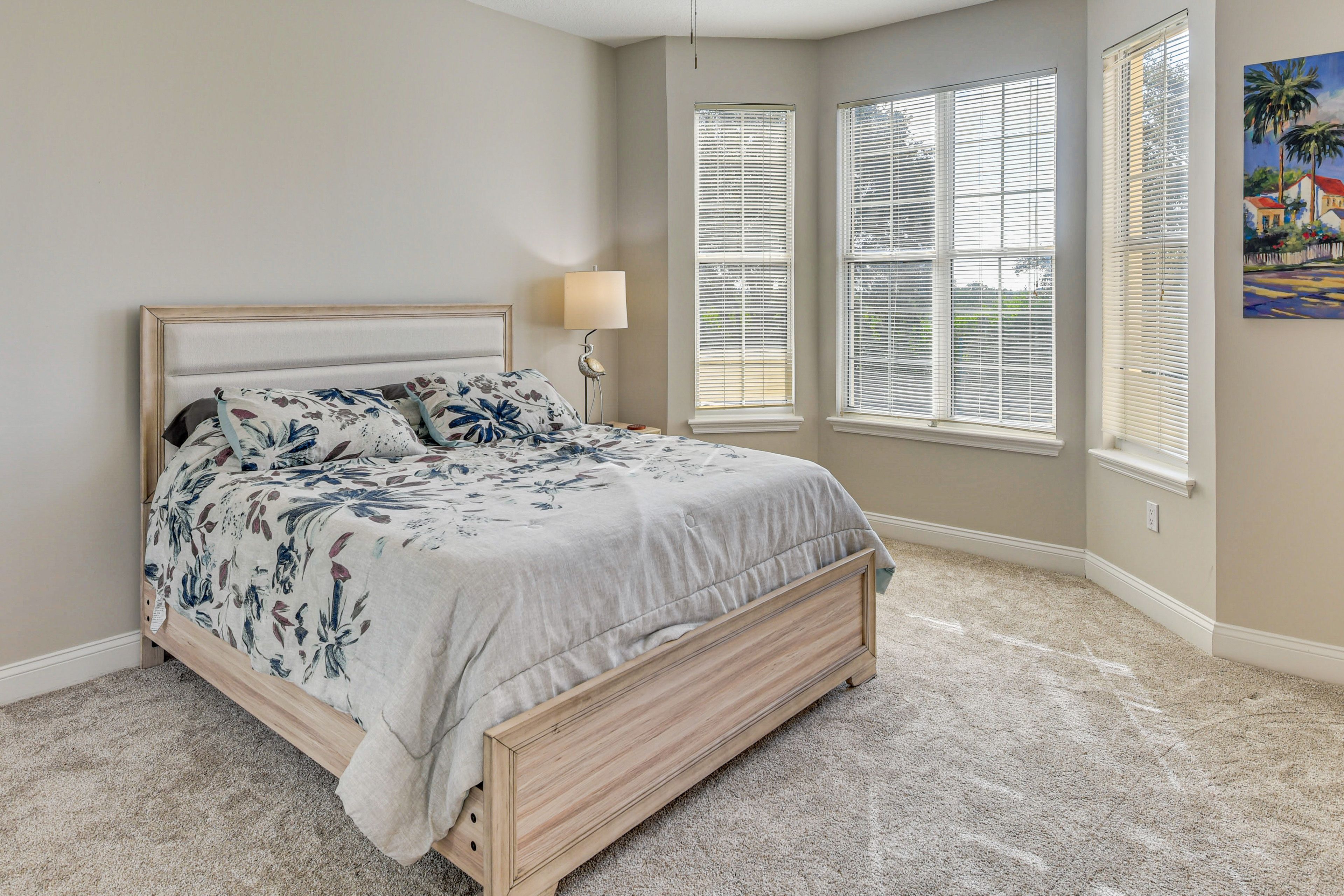 Bedroom 2 | Queen Bed