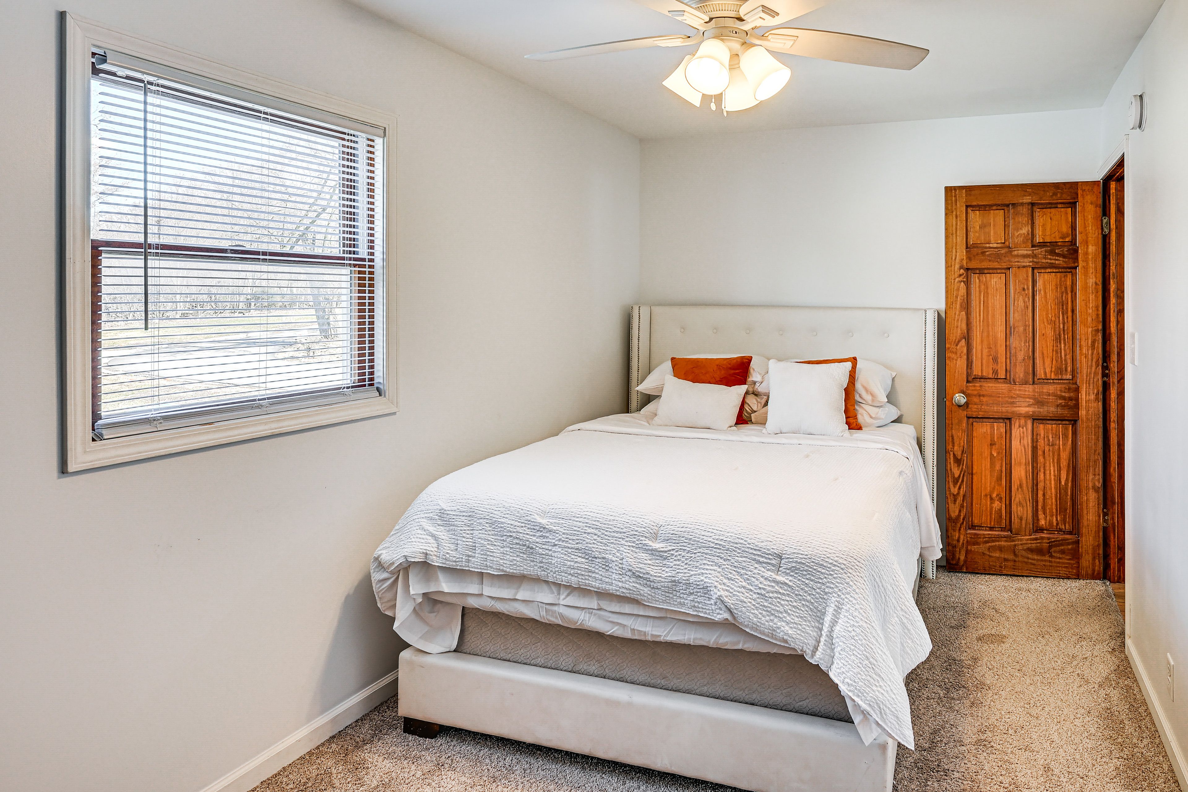 Bedroom 4 | Queen Bed | Main Floor
