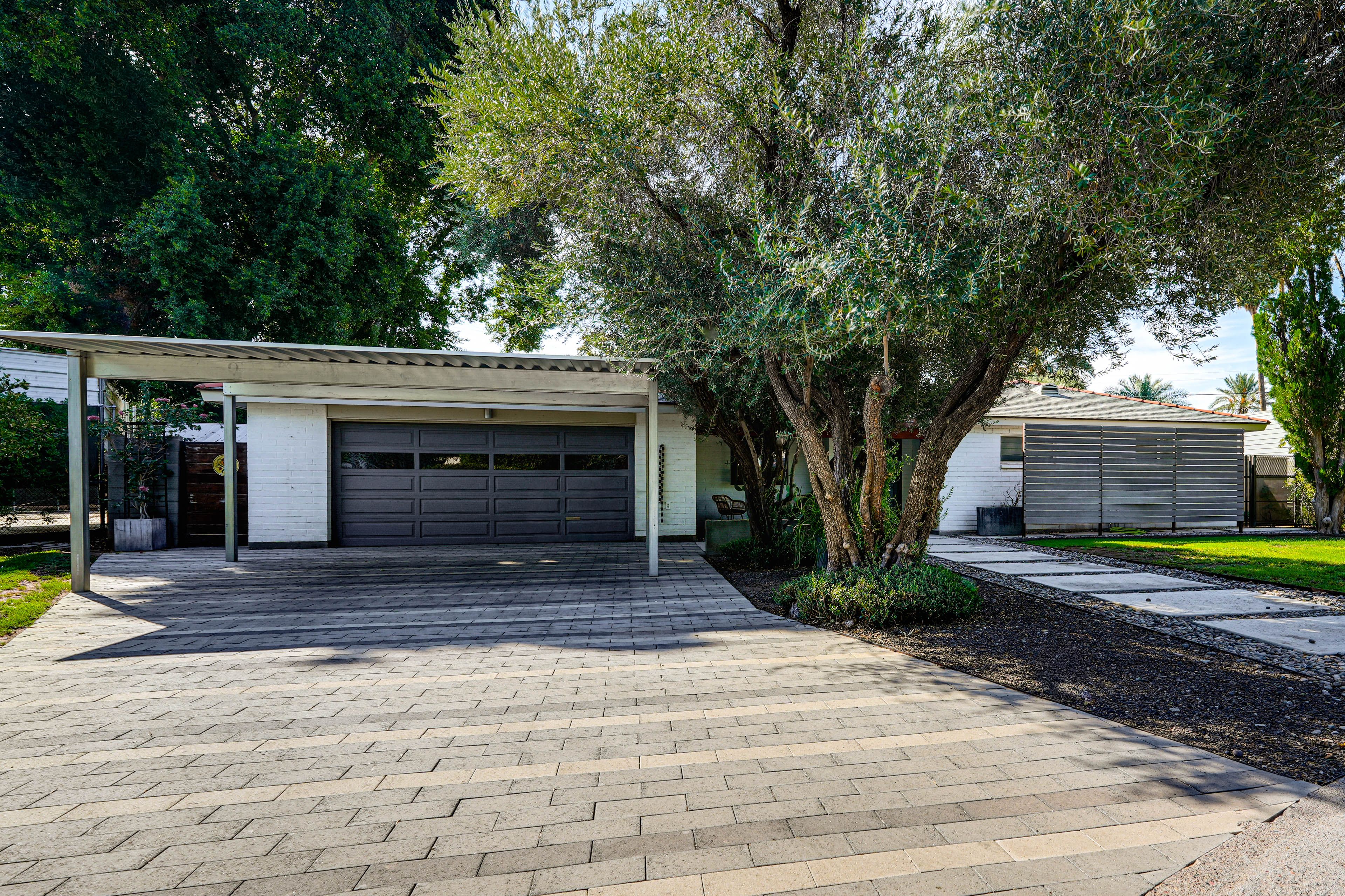 Exterior | Parking | Carport (2 Vehicles) | Driveway (2 Vehicles)