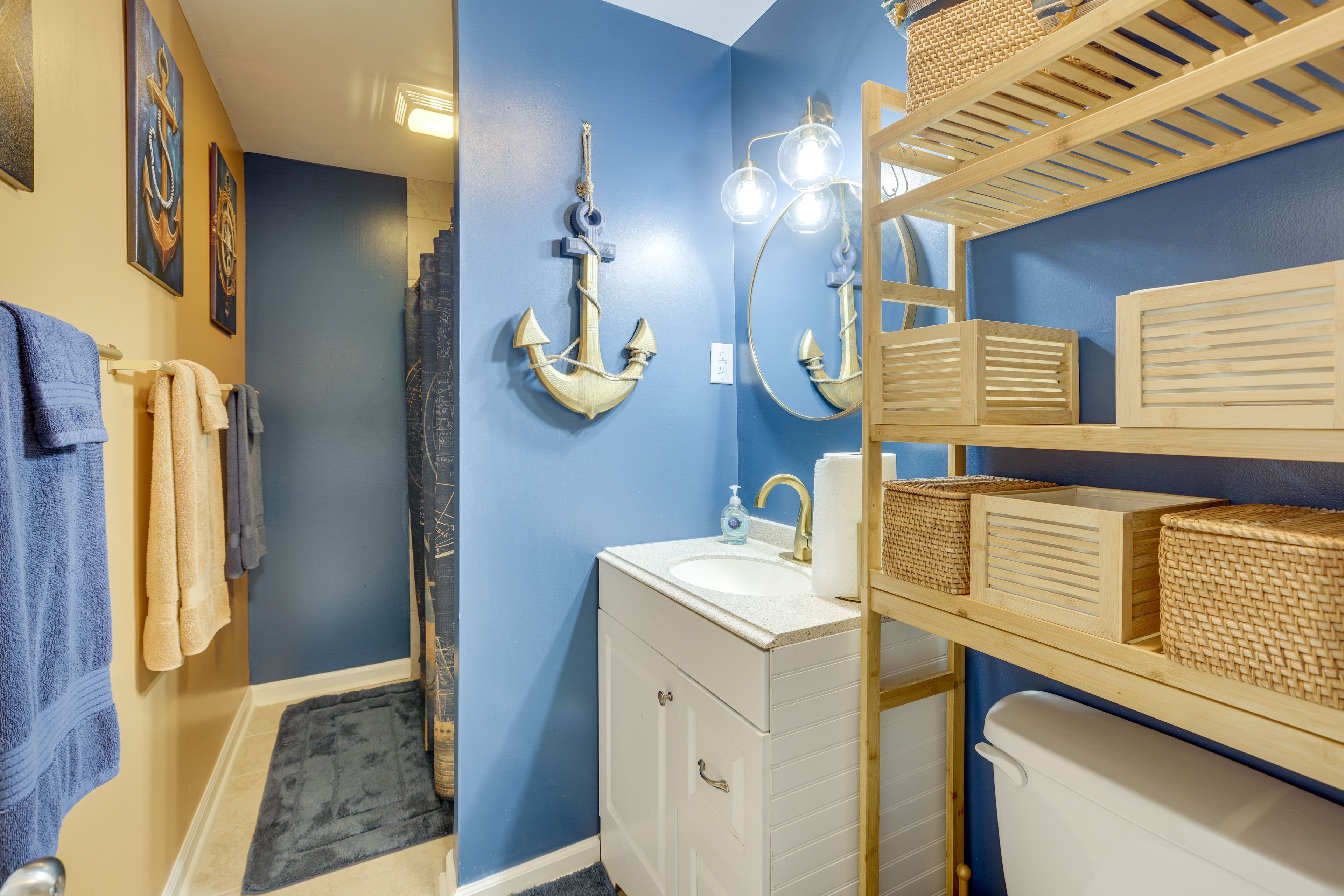 Full Bathroom | 2nd Floor