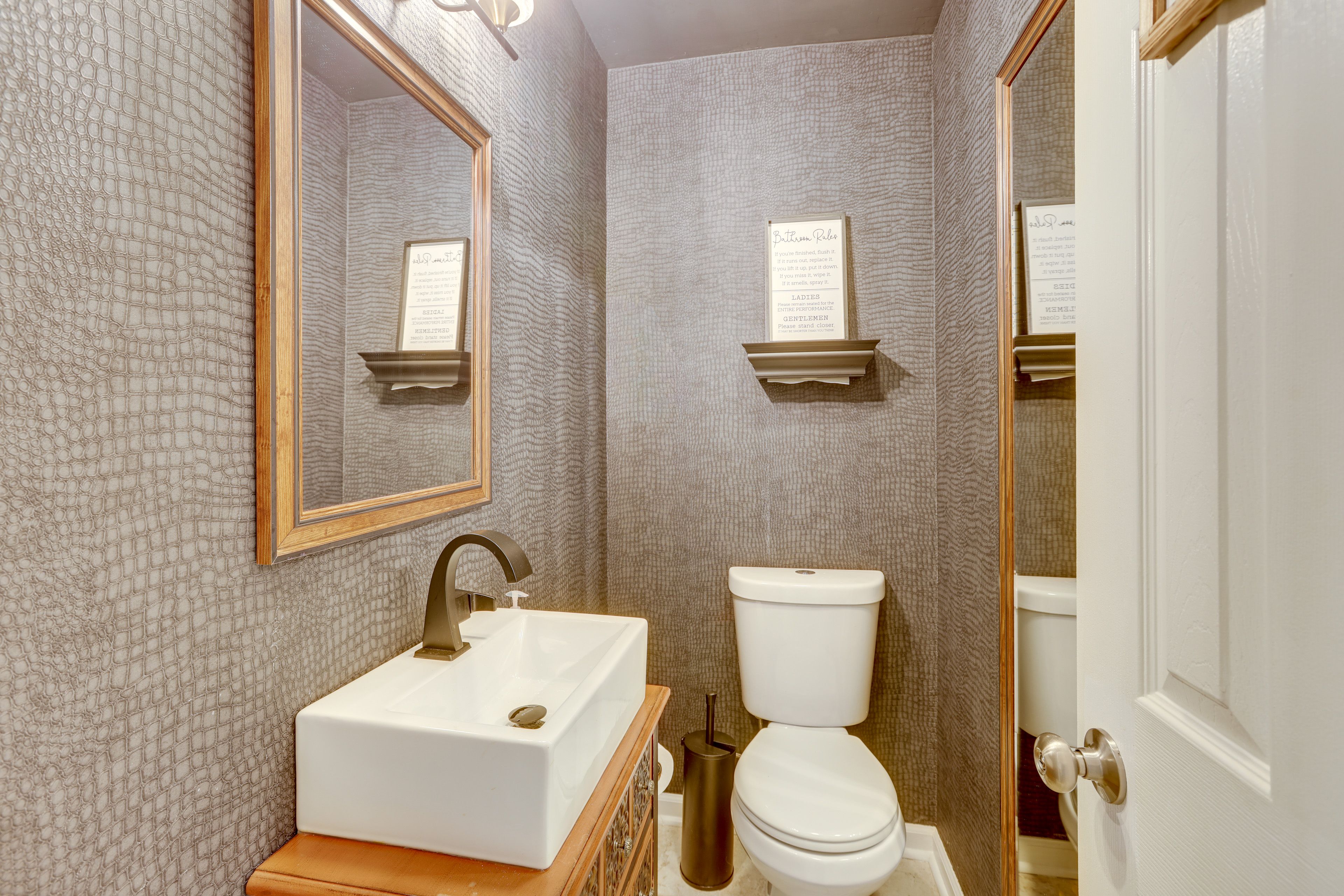 Half Bathroom | 1st Floor | Complimentary Toiletries | Towels Provided