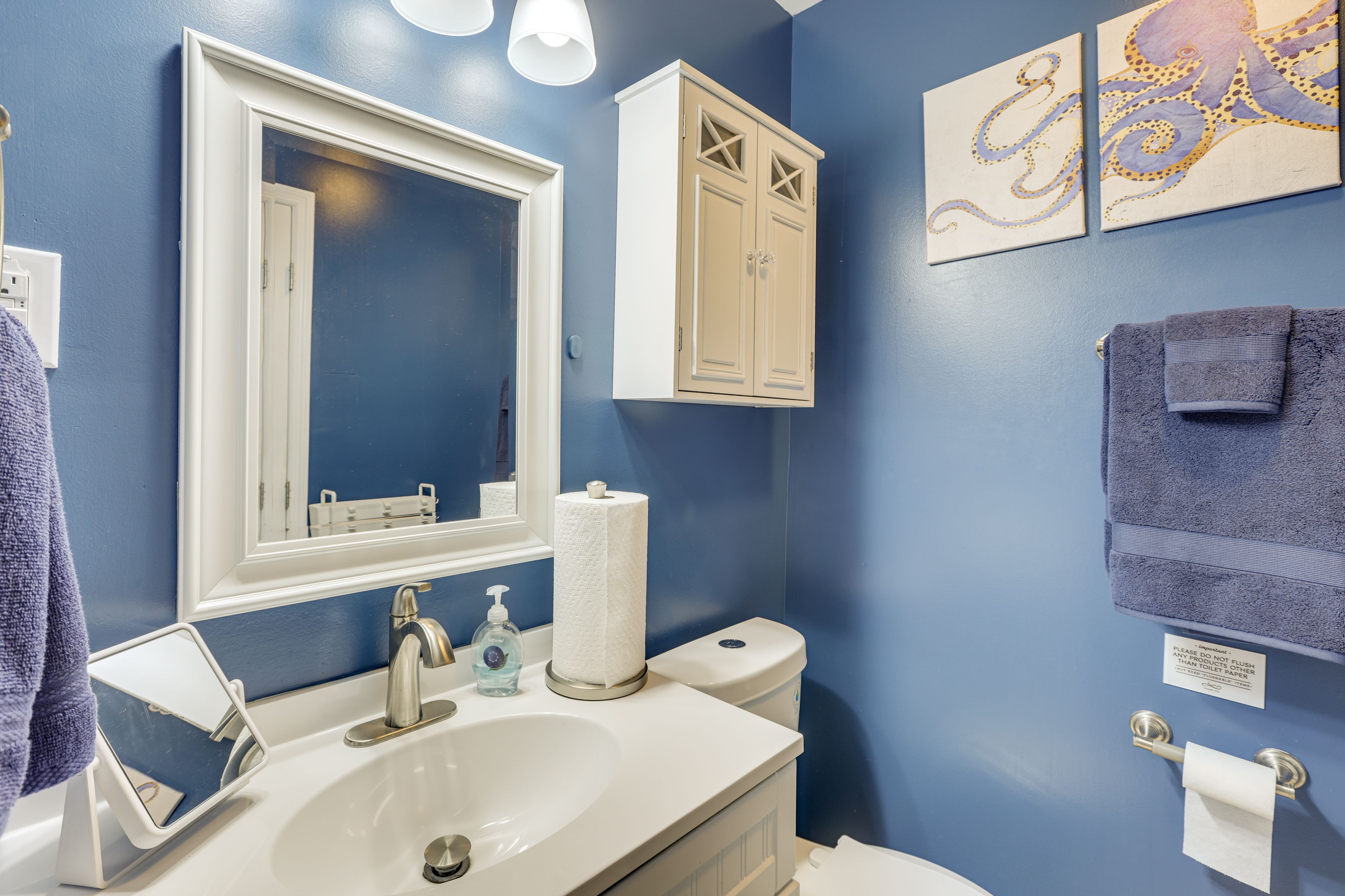 Full Bathroom | 2nd Floor