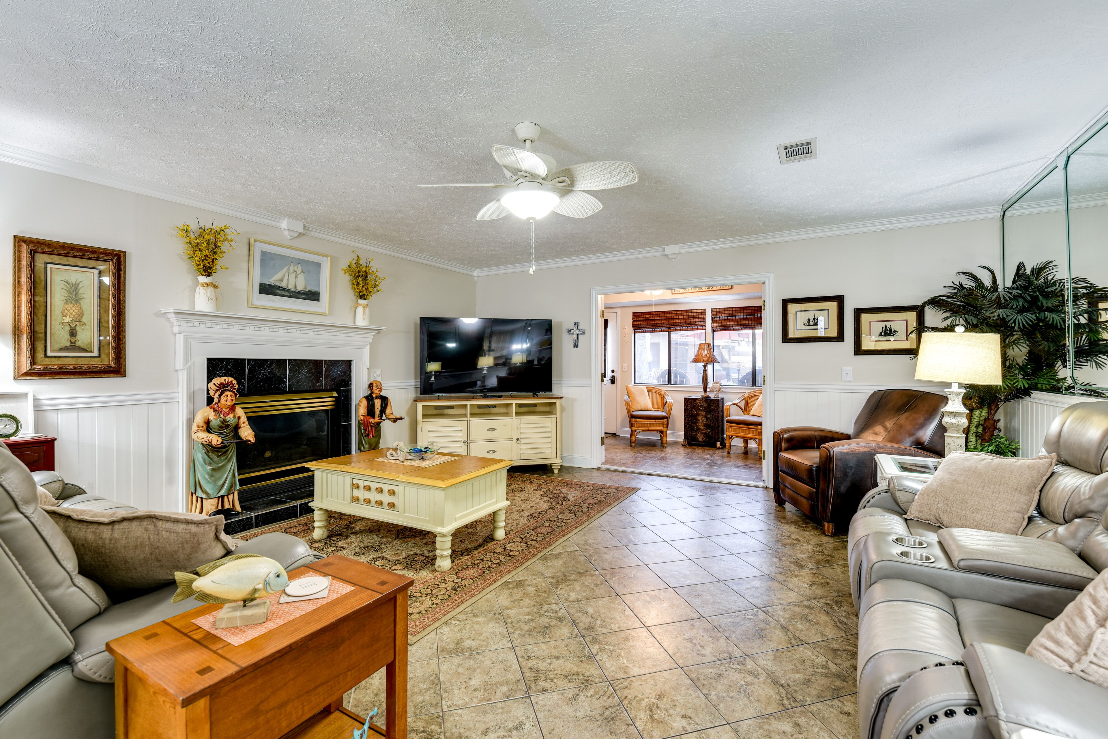 Living Room | 1st Floor | Gas Fireplace