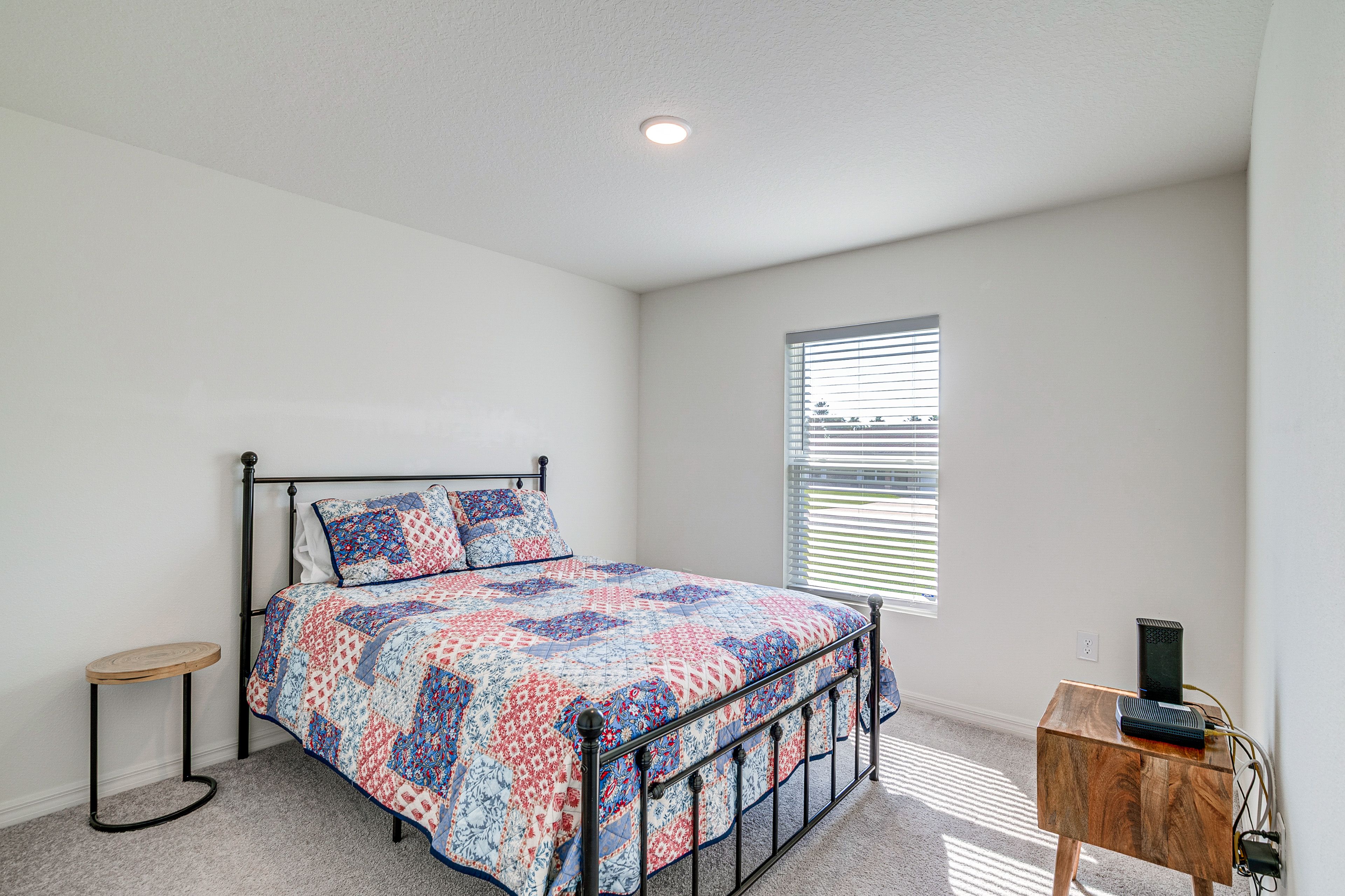 Bedroom 2 | Queen Bed