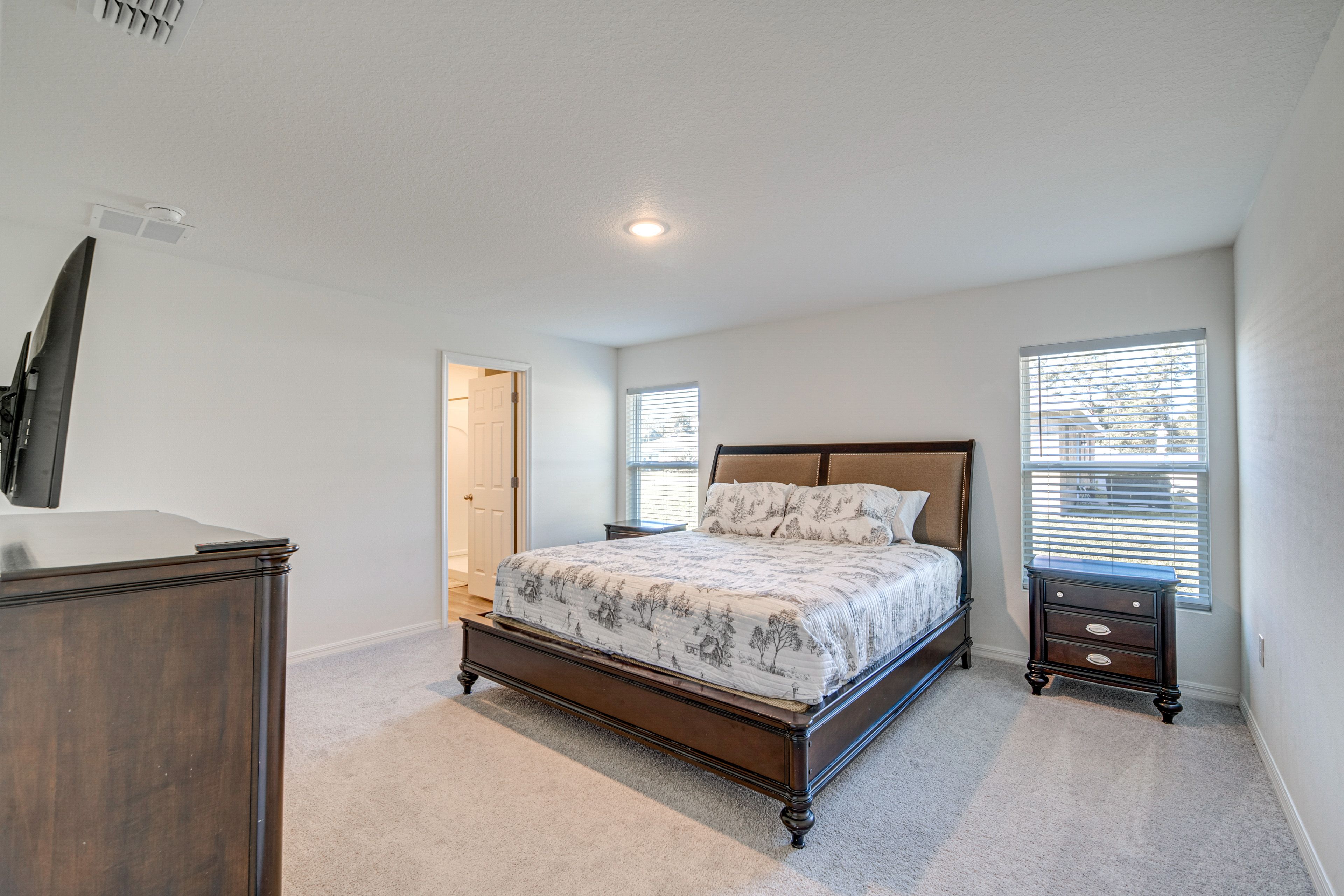 Bedroom 1 | King Bed | Linens Provided | En-Suite Bathroom