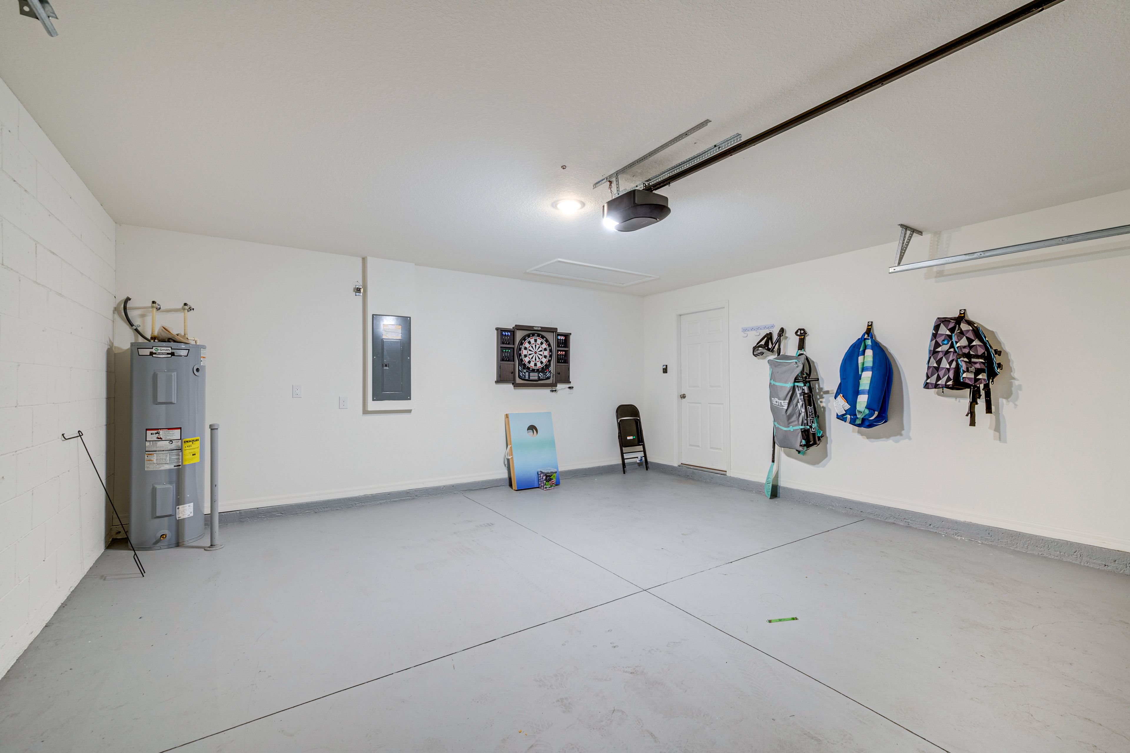 Garage | Paddleboard | Life Vest | Dartboard | Cornhole