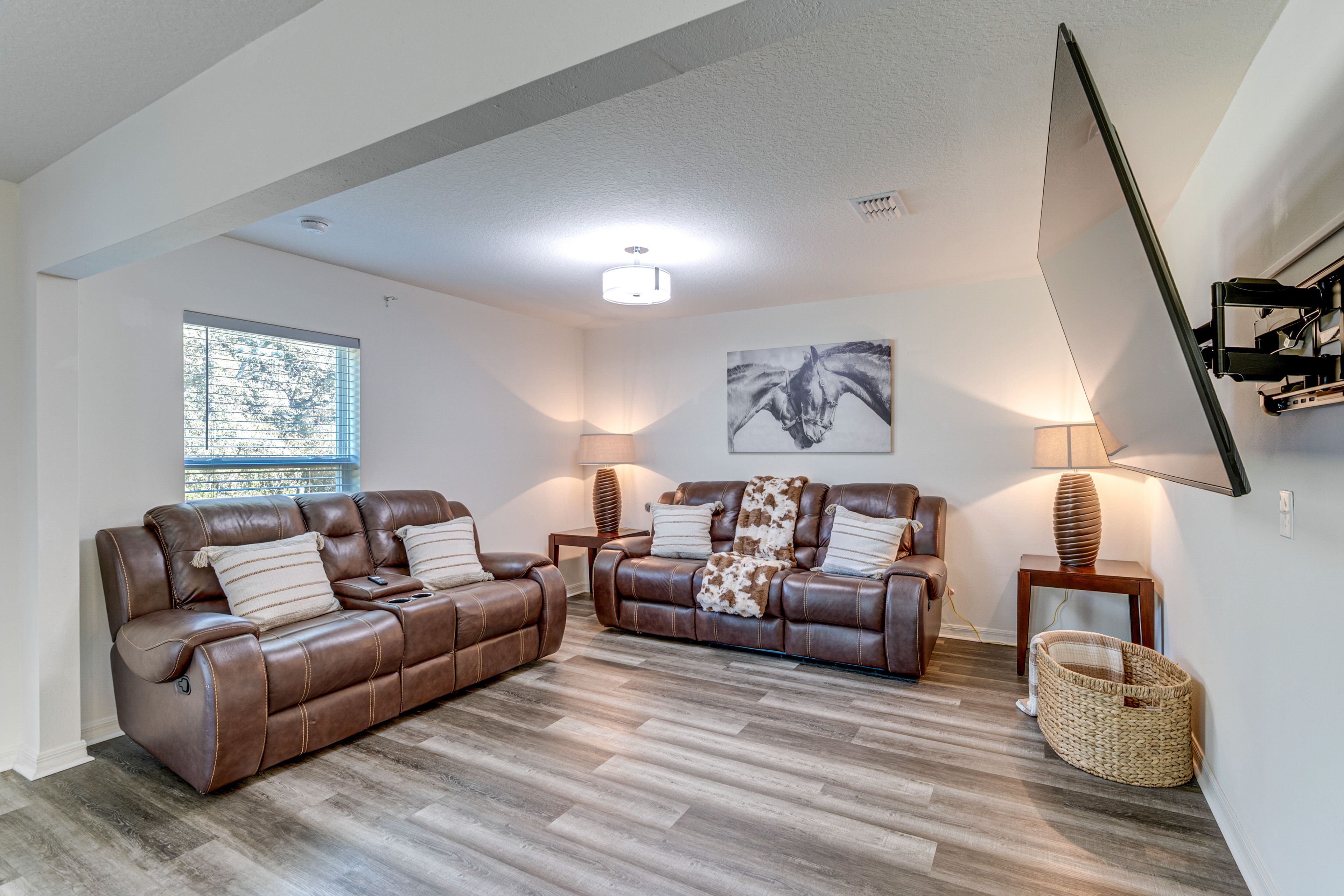 Living Room | Flat-Screen TV