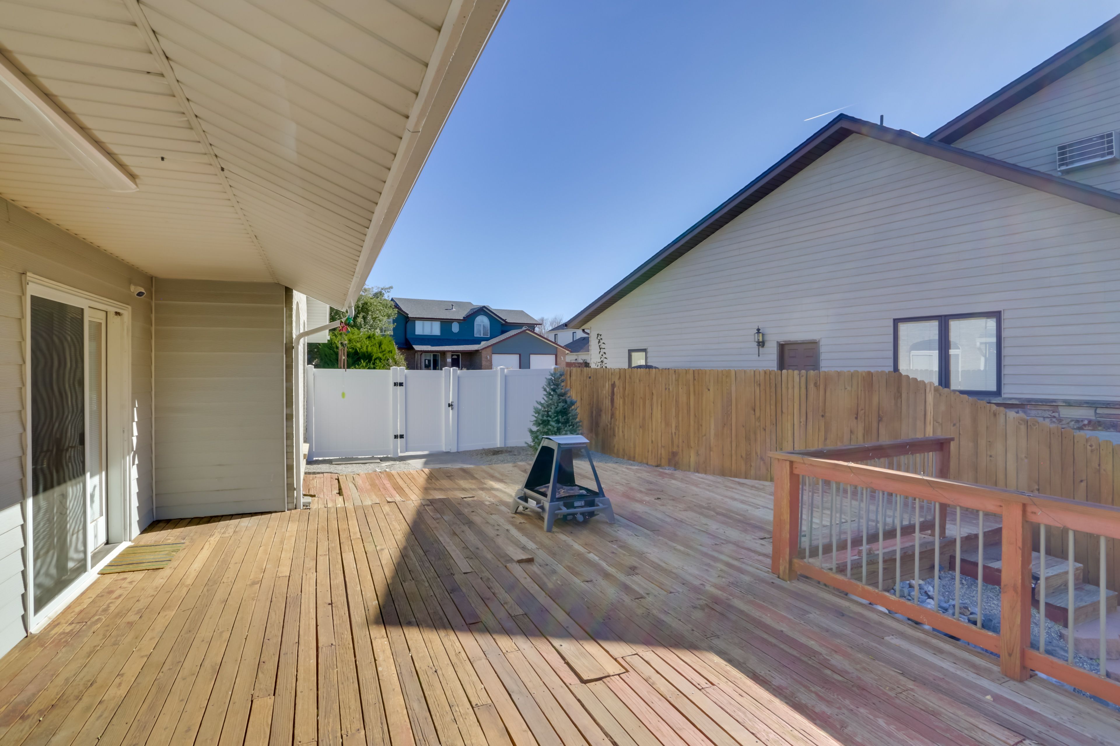 Shared Deck | Fire Pit