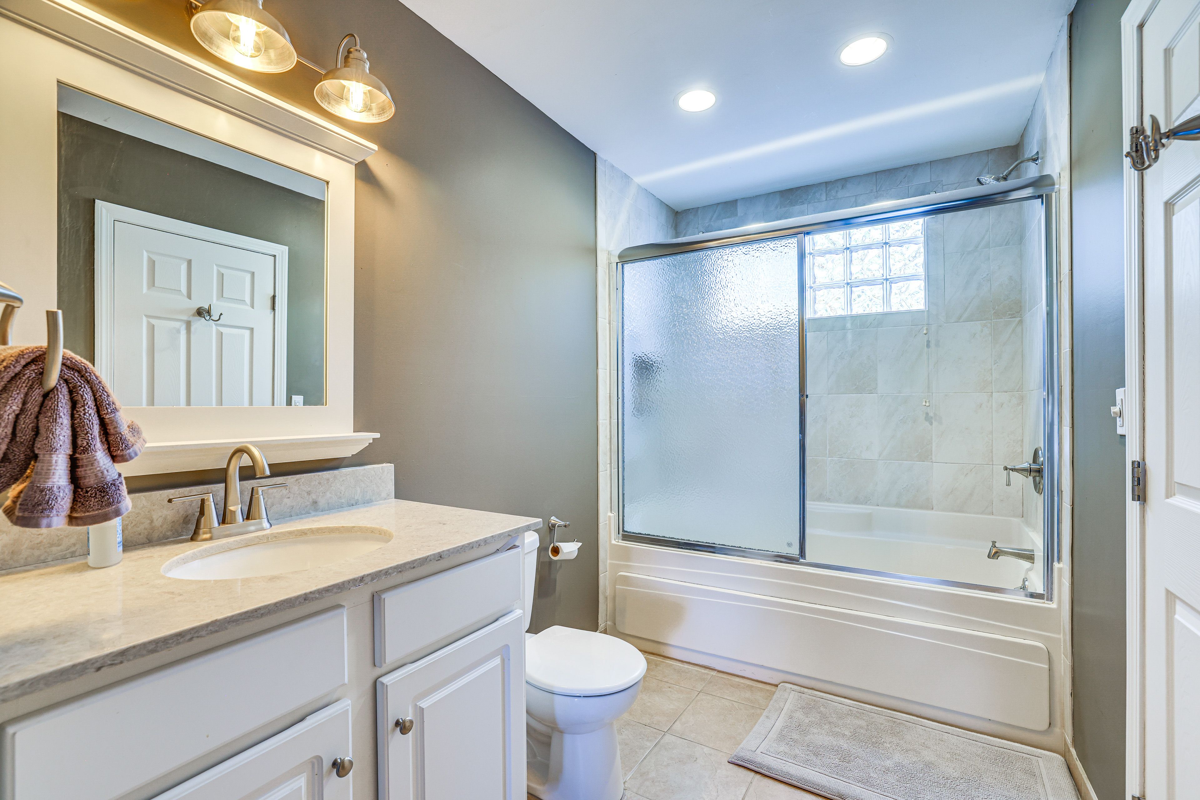 En-Suite Bathroom | 1st Floor | Complimentary Toiletries | Hair Dryer