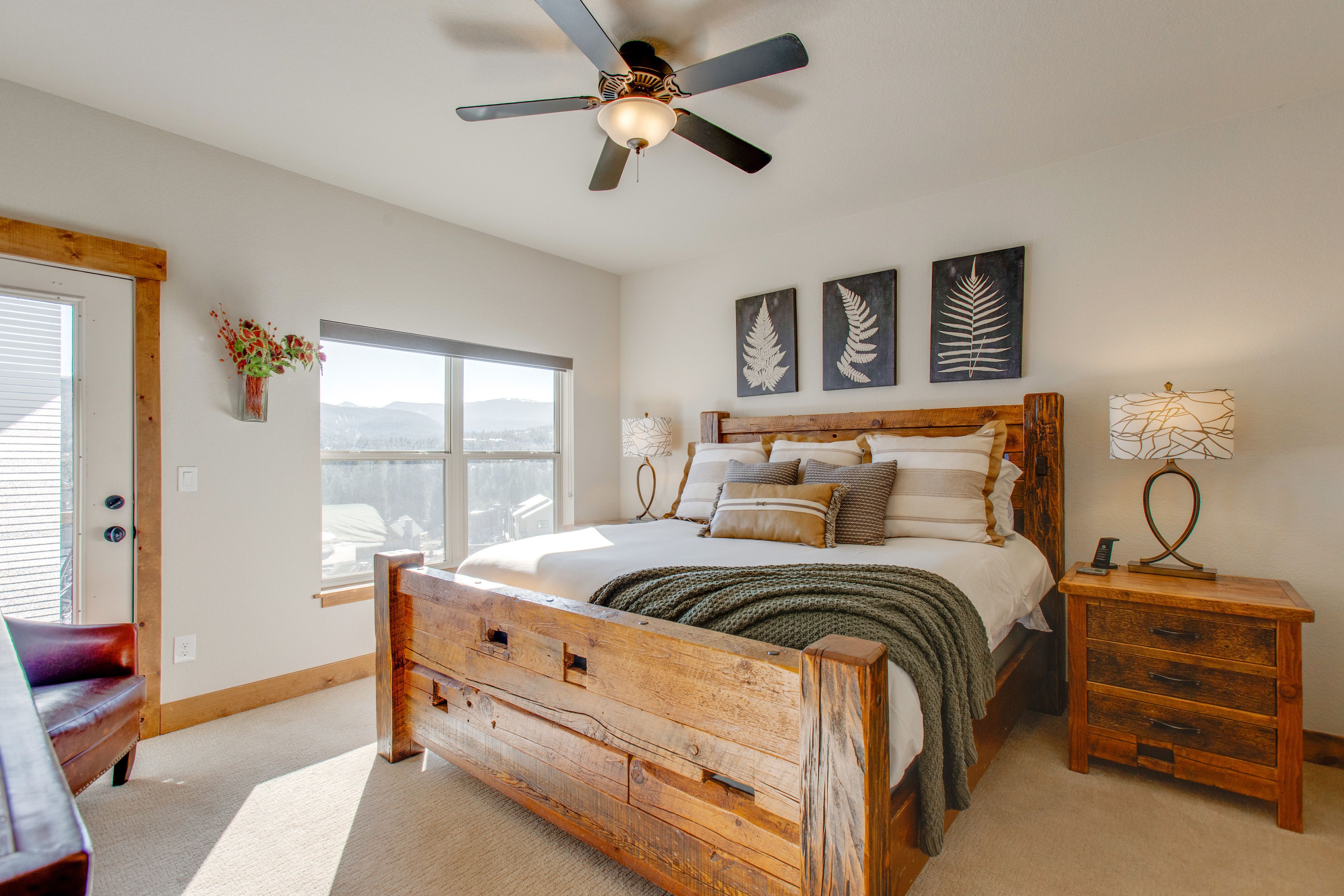 Bedroom 1 | King Bed | Main Level