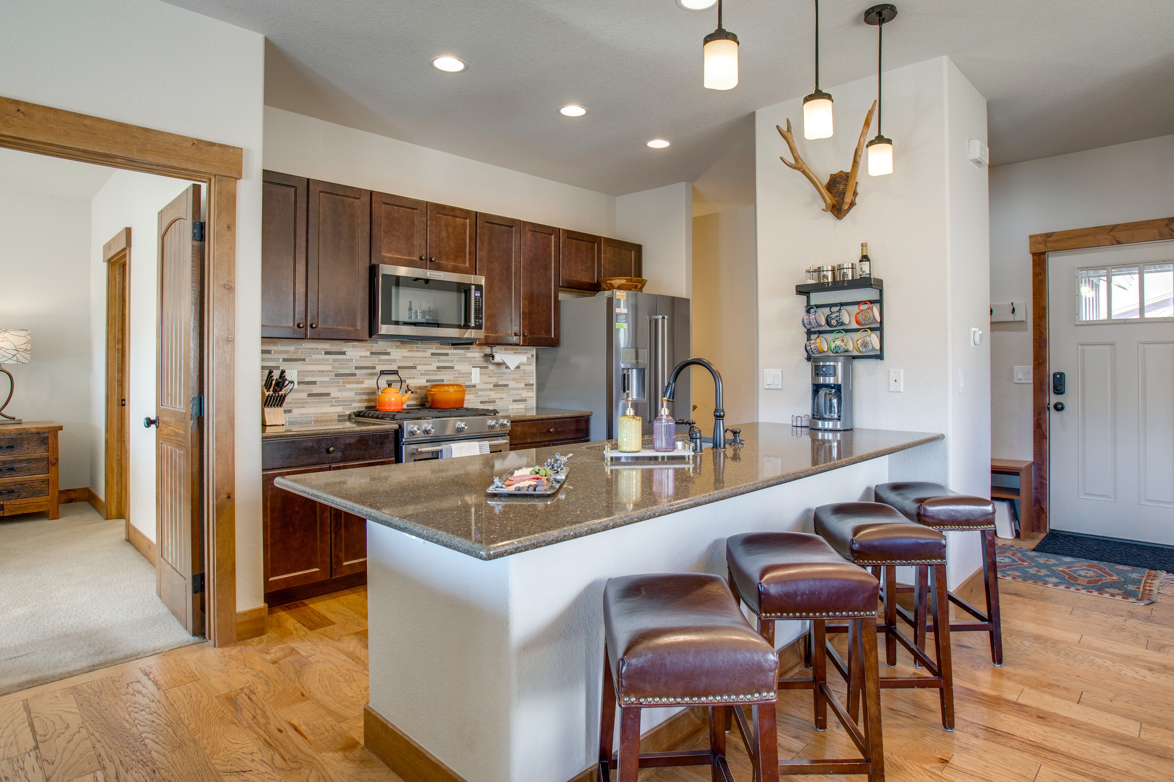 Kitchen | Main Level