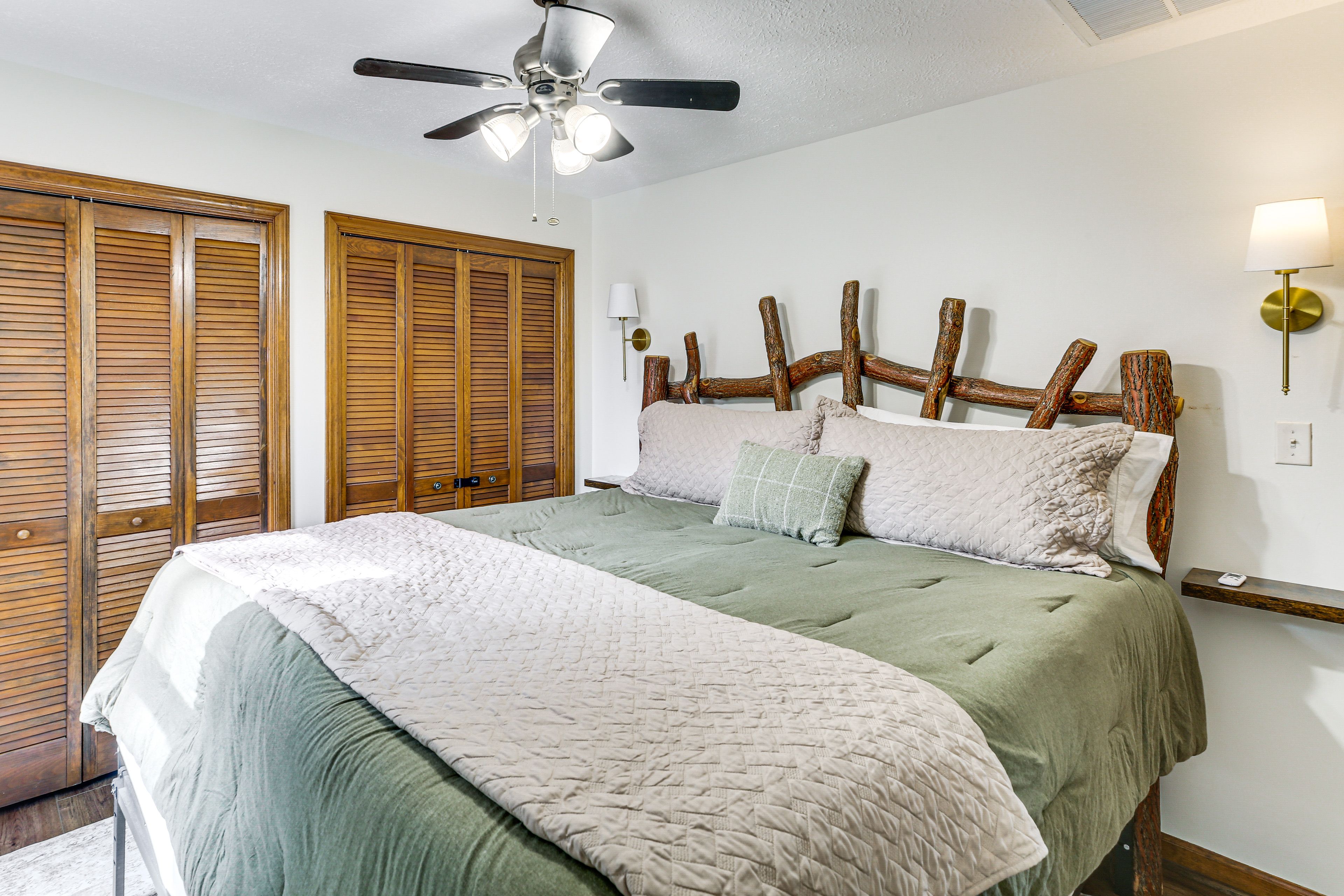 Bedroom 1 | Upper Level | King Bed