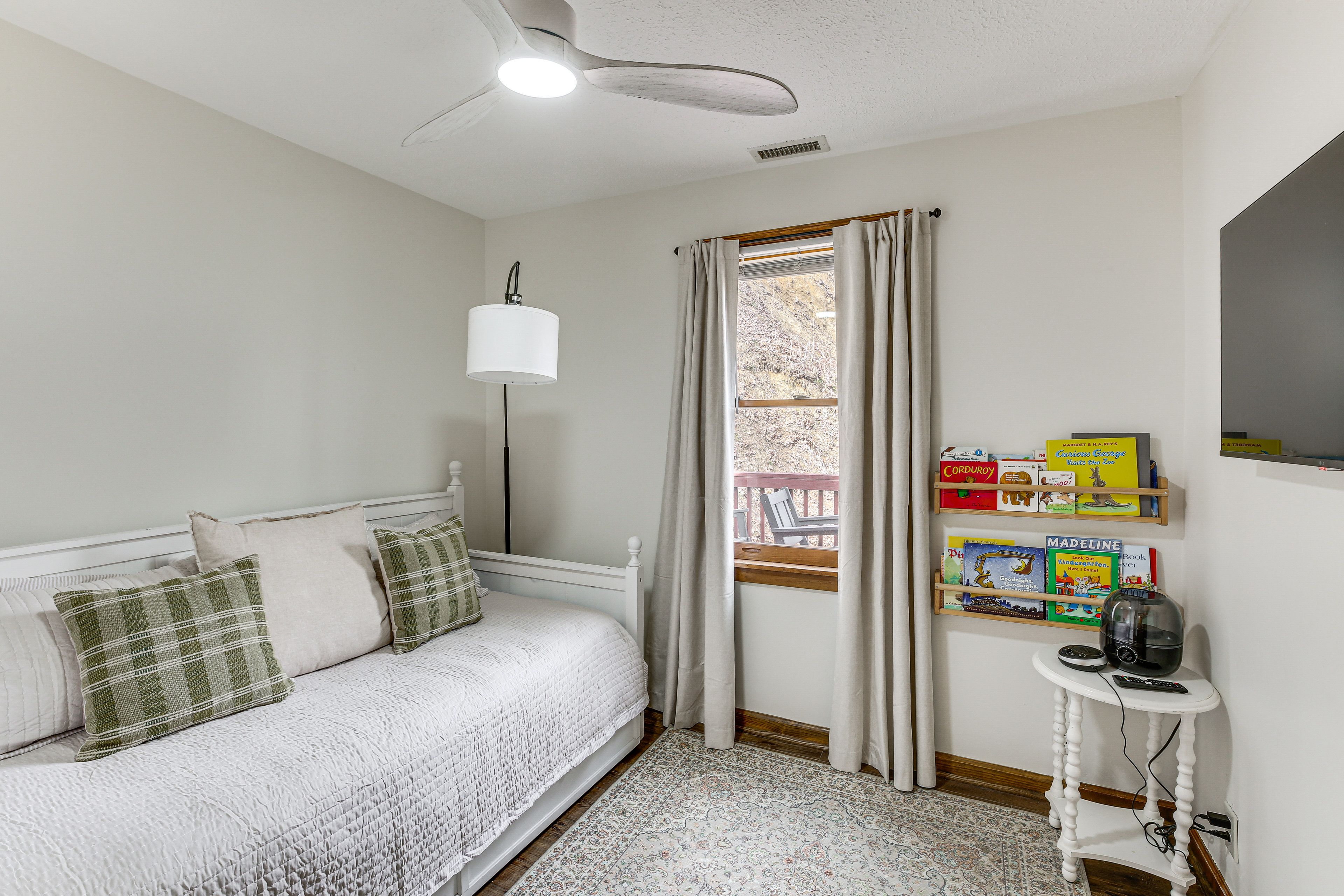 Bedroom 2 | Upper Level | Twin Daybed w/ Twin Trundle