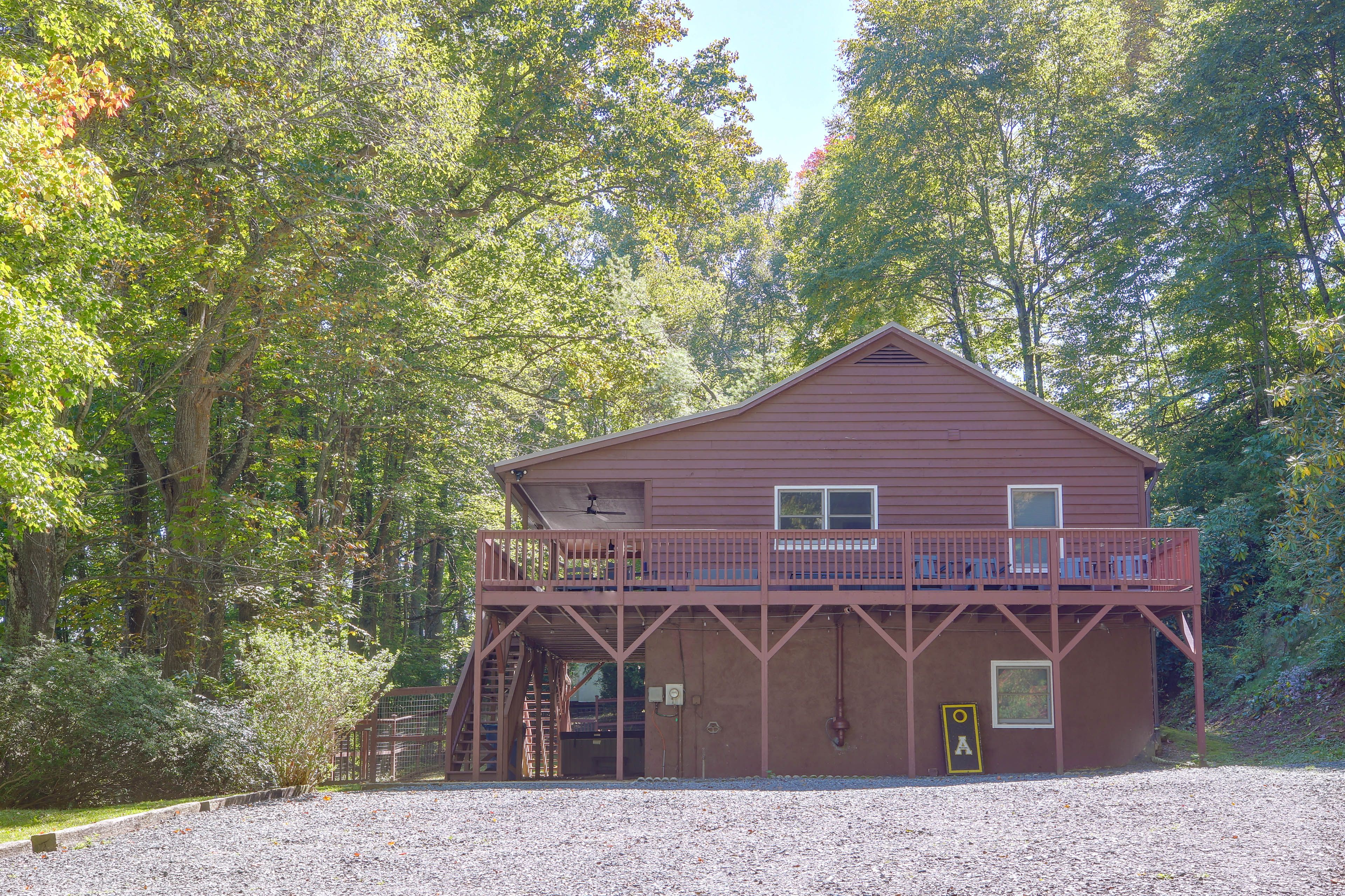 Parking | Driveway (5 Vehicles) | Small RV/Standard Trailer Parking Allowed