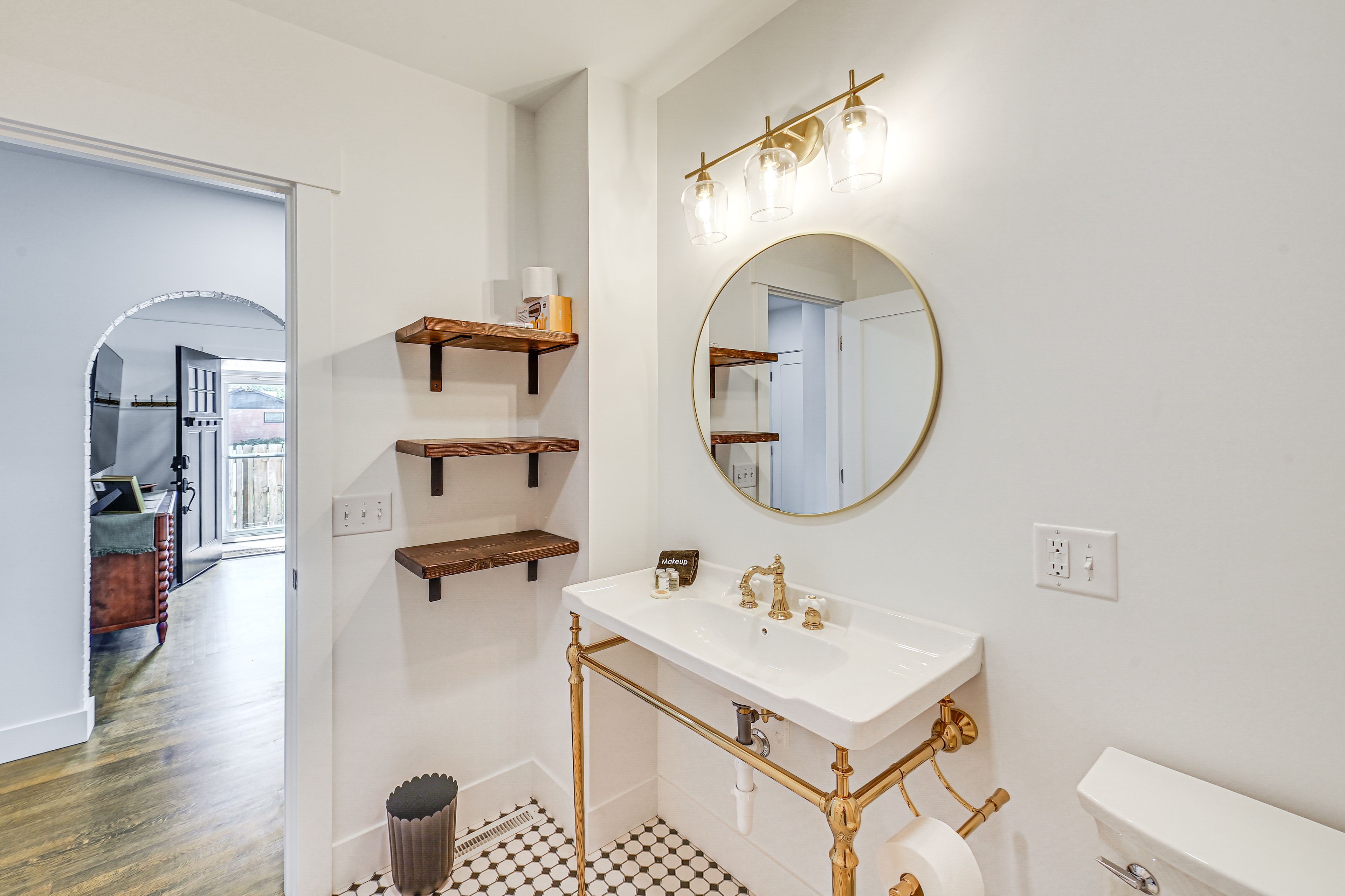 Full Bathroom