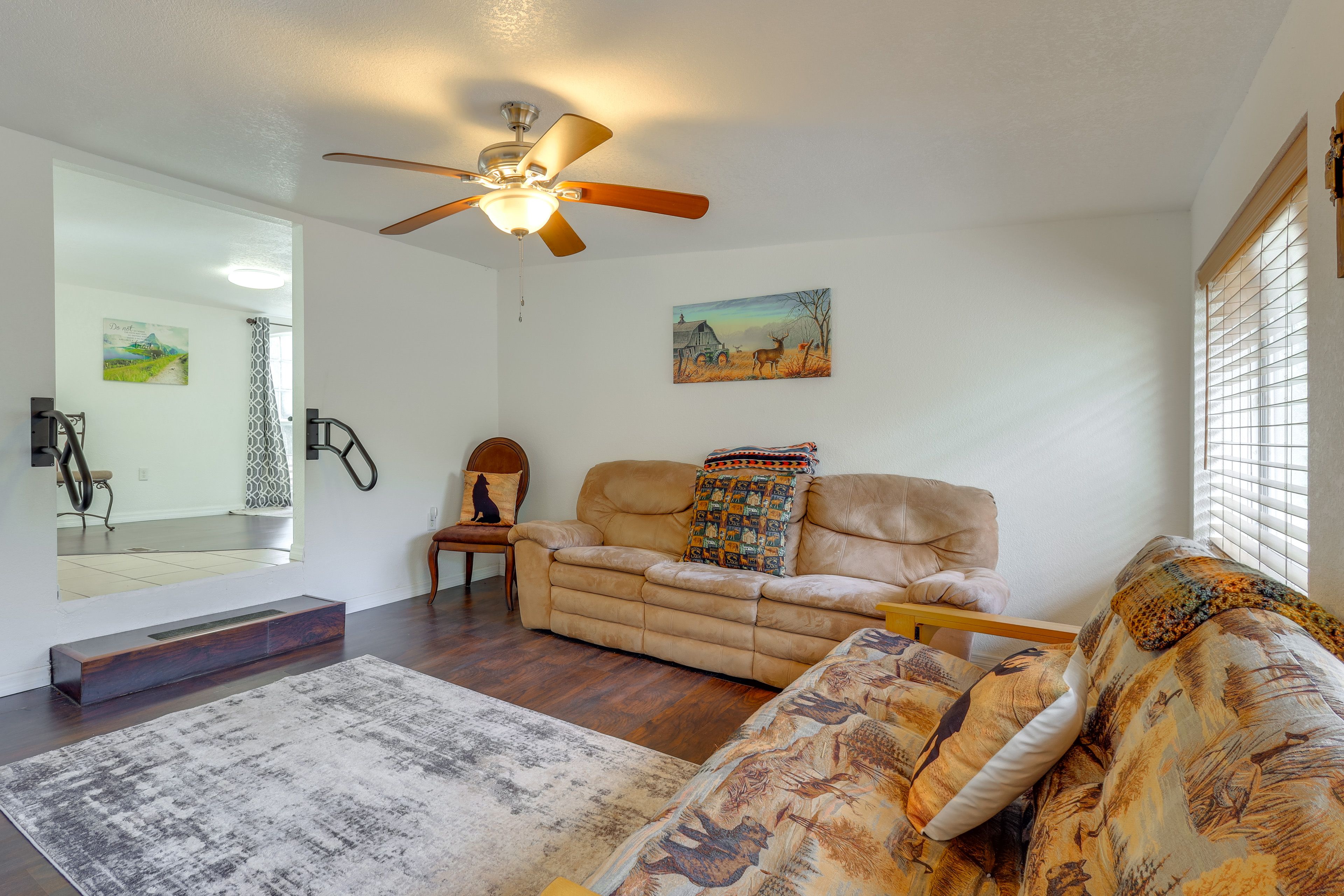 Living Room | Queen Futon