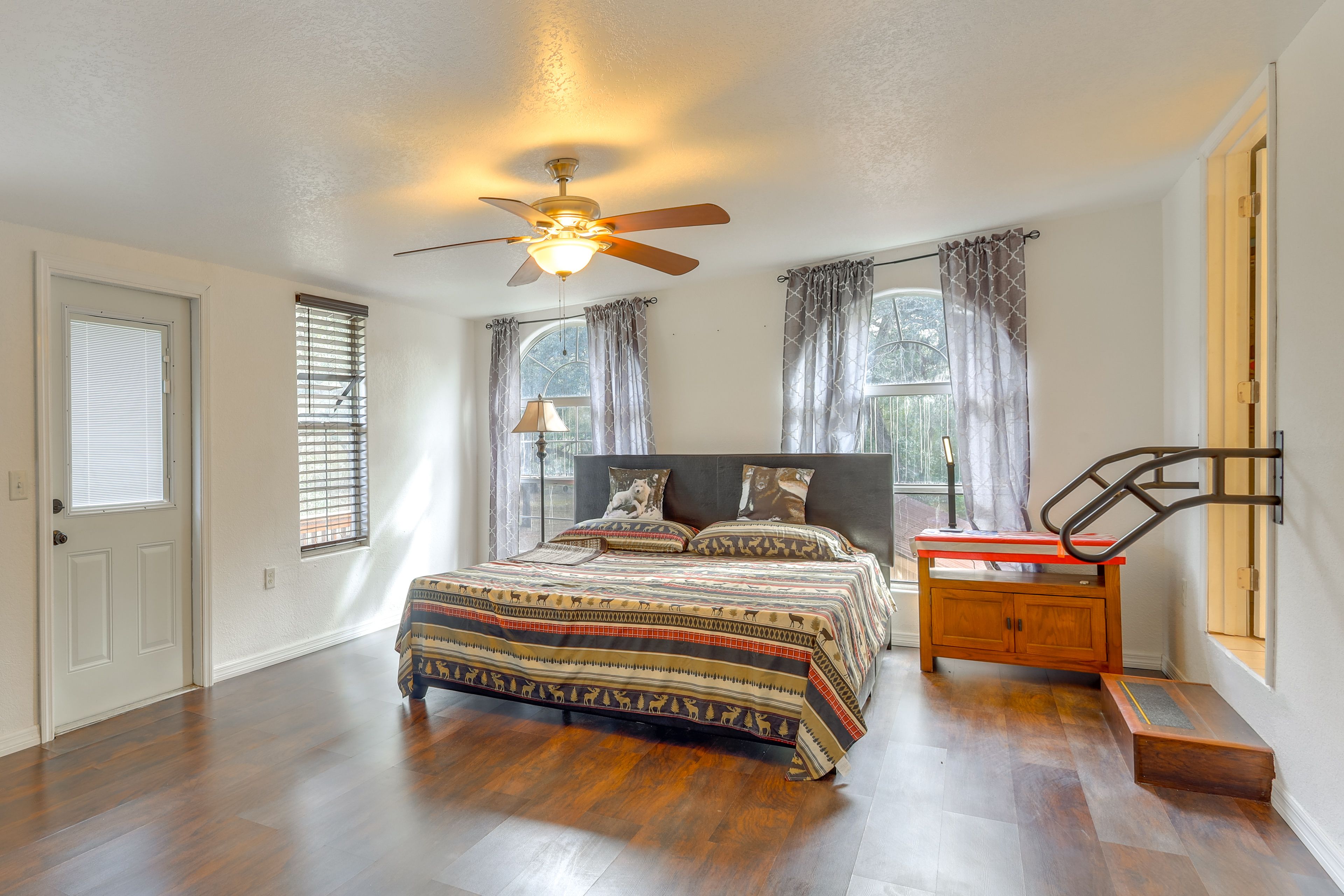 Bedroom 1 | King Bed