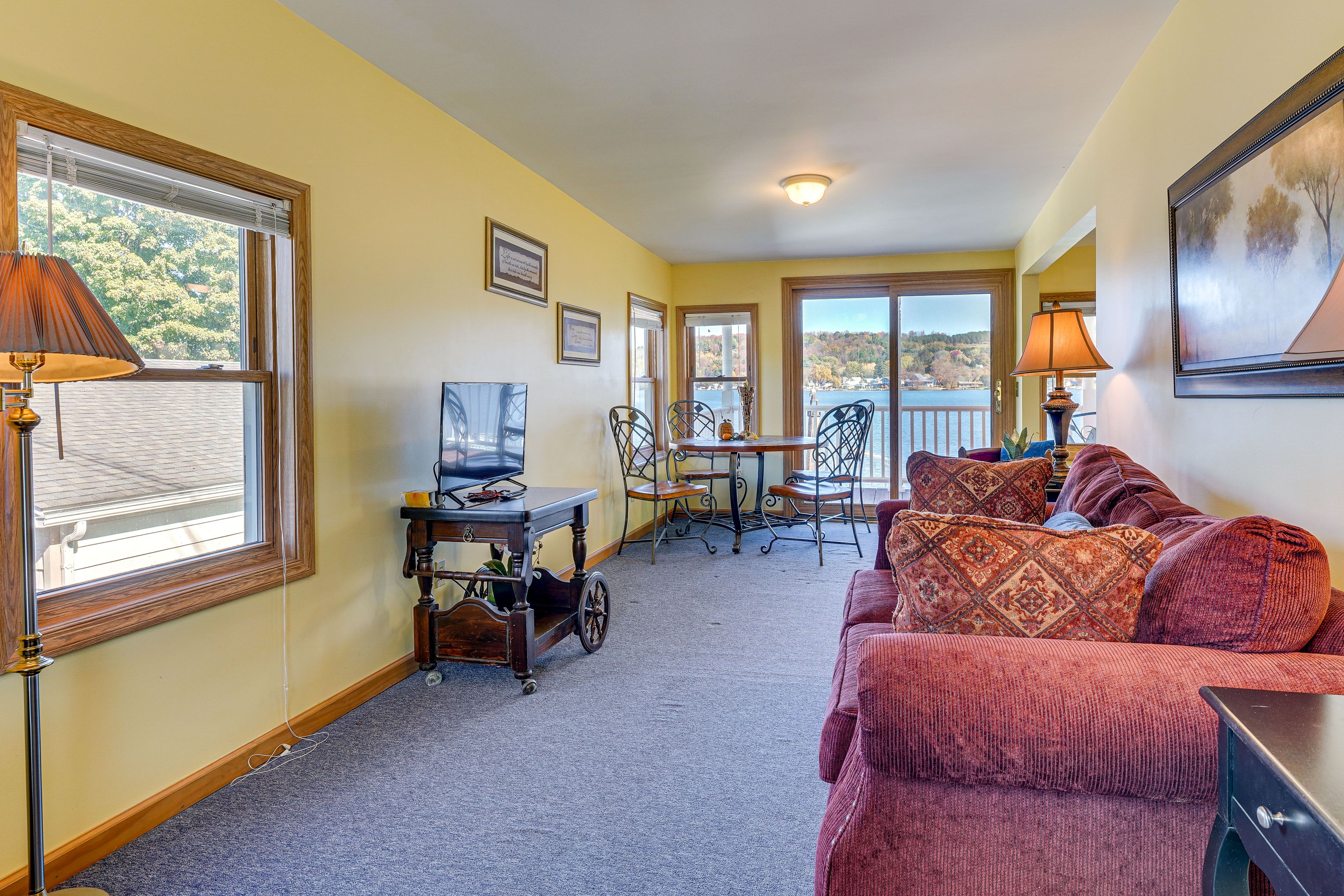 Living Area | Main Floor