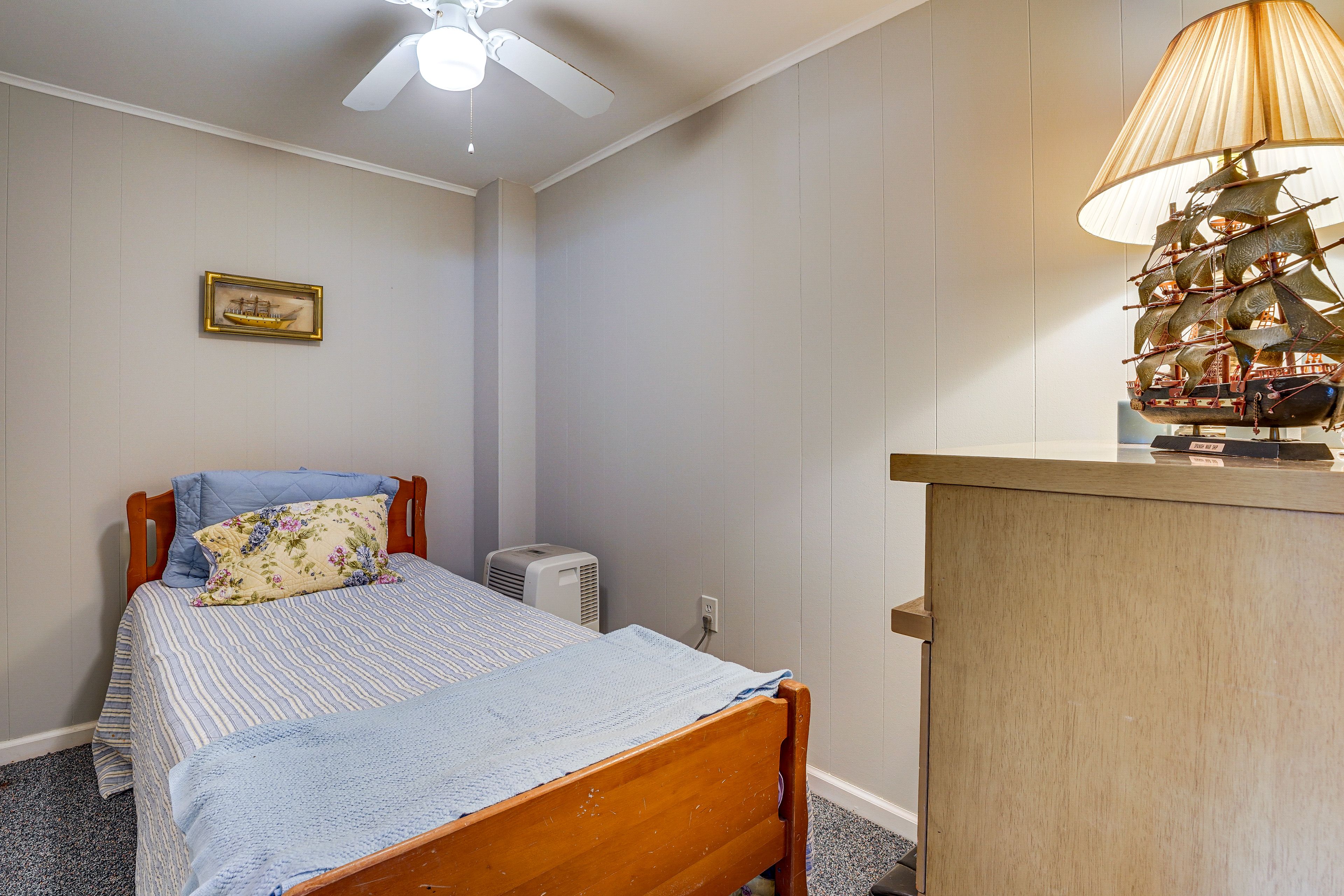 Bedroom 2 | Twin Bed | Lower Floor