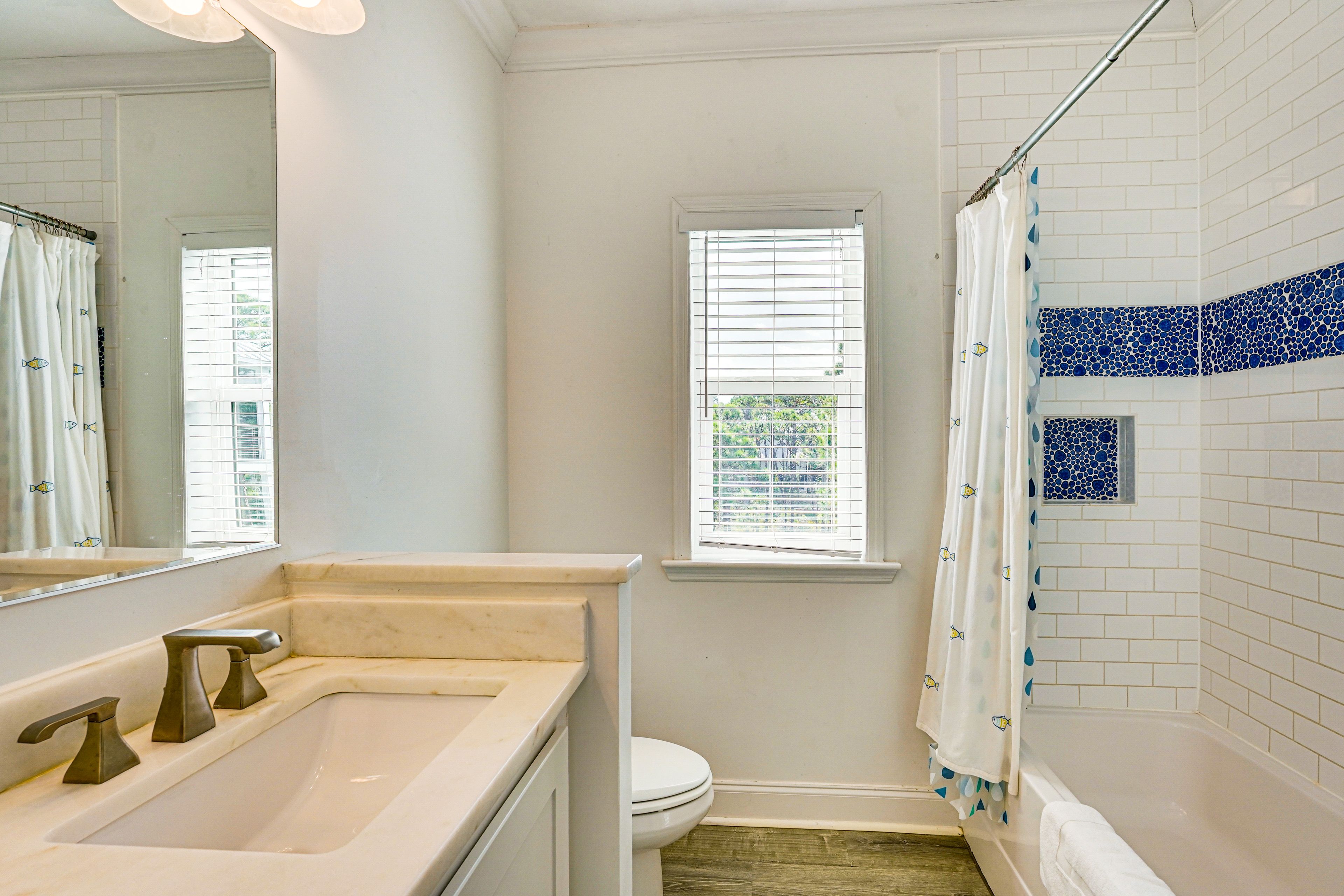 Full Bathroom | 2nd Floor | Complimentary Toiletries | Hair Dryer