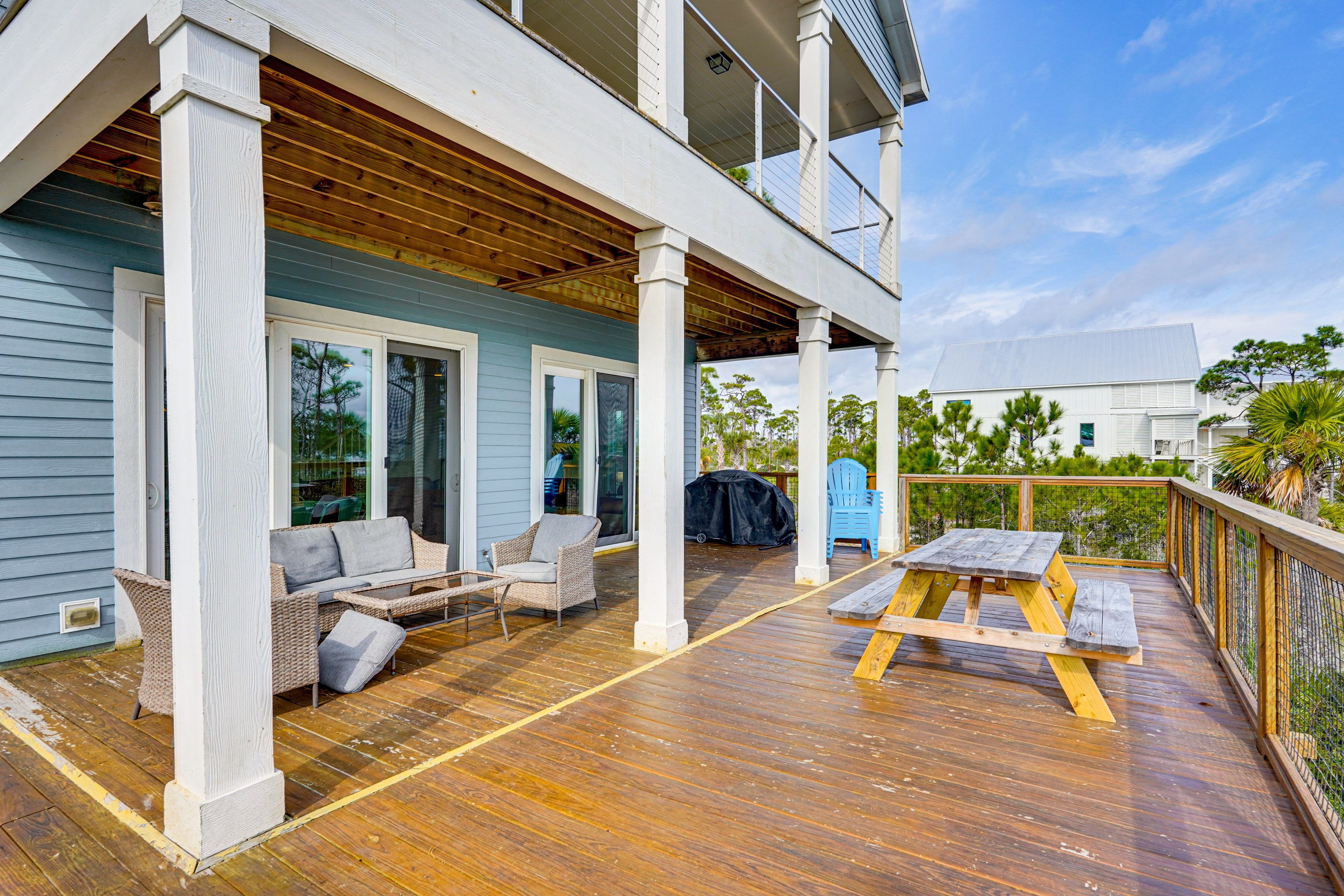 1st-Floor Deck | Self Check-In | 15 Mi to Downtown Port St. Joe