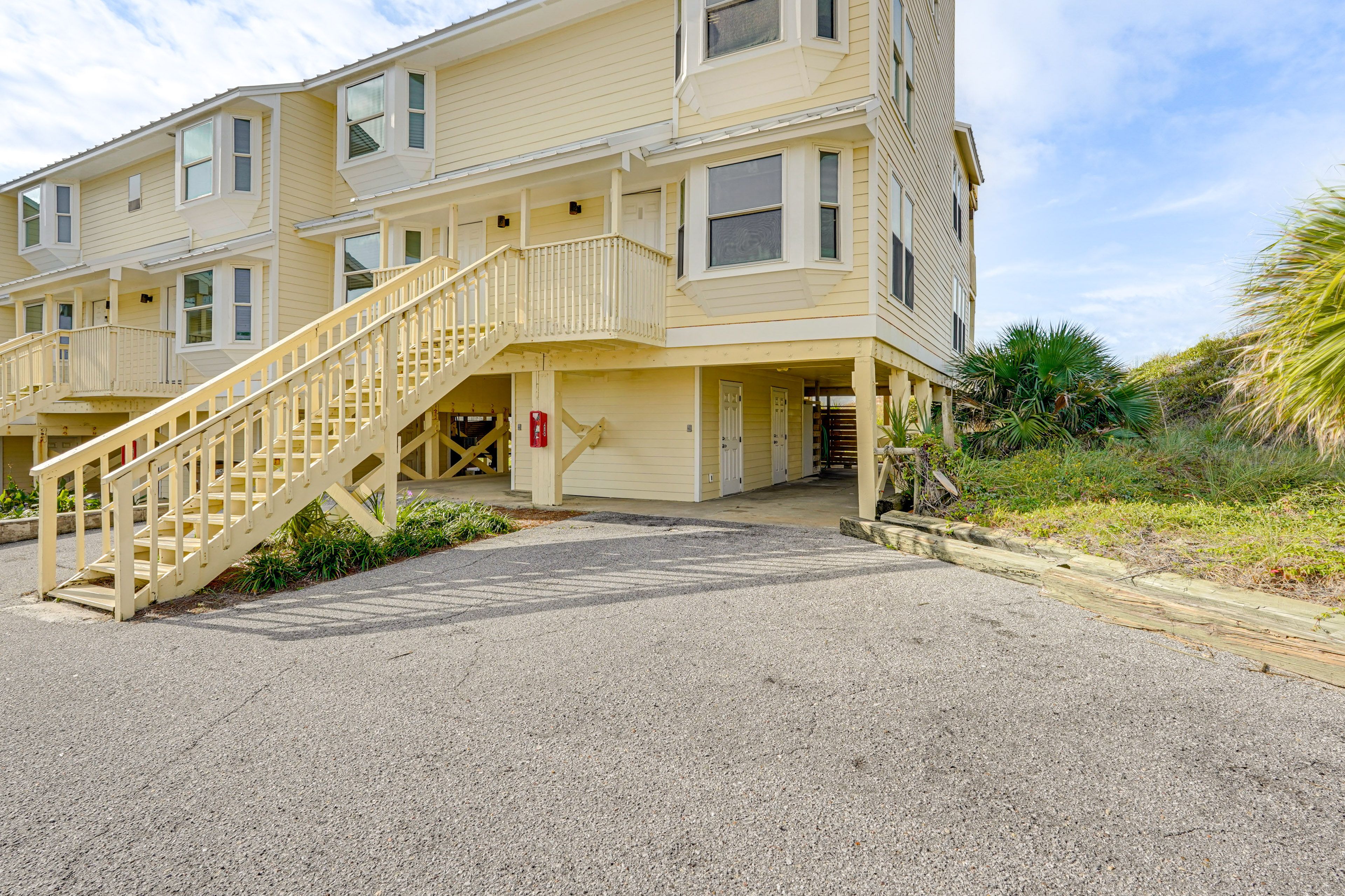 Parking | Carport (1 Vehicle) | Driveway (2 Vehicles)