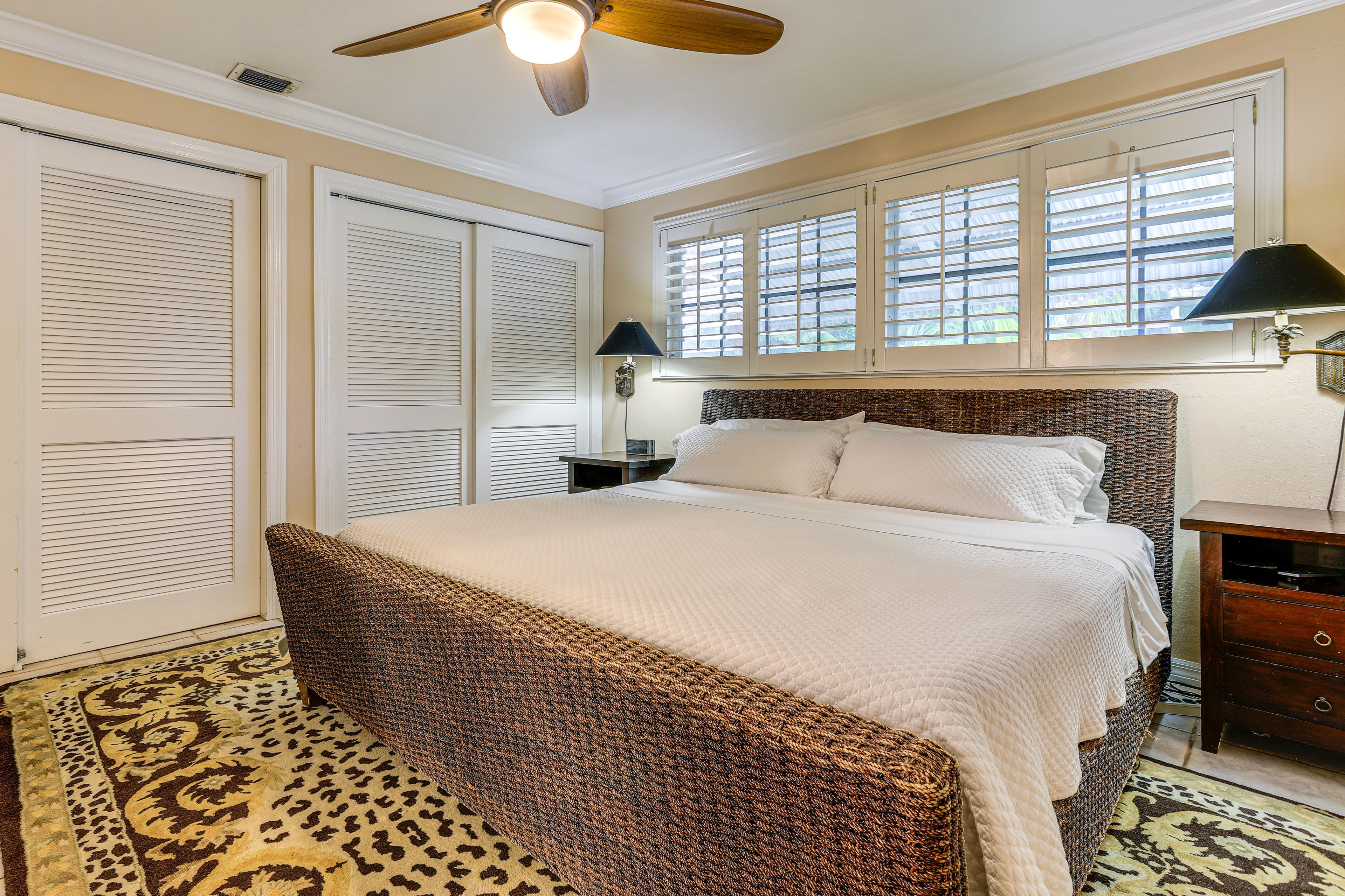 Bedroom 1 | King Bed | Linens Provided