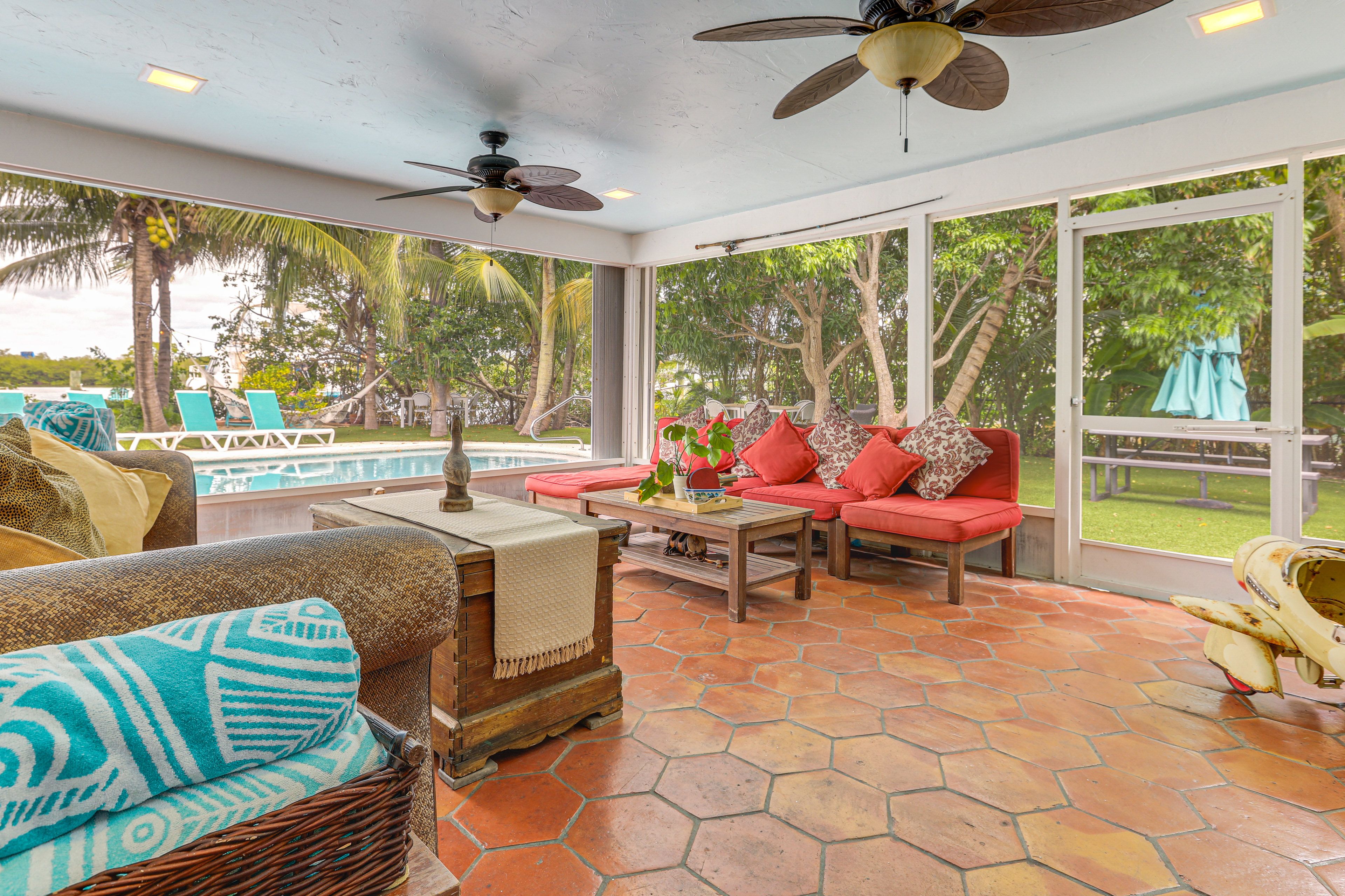 Screened Porch | Self Check-In | 6 Mi to Juno Beach Pier