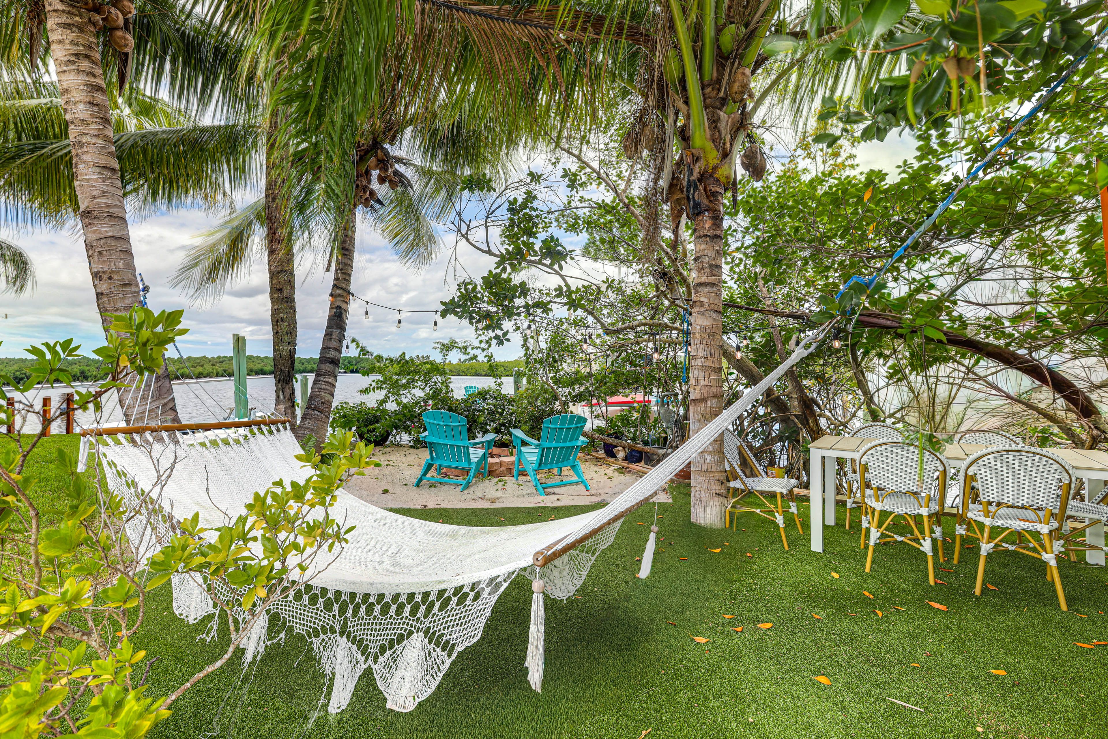 Hammock | Fire Pit