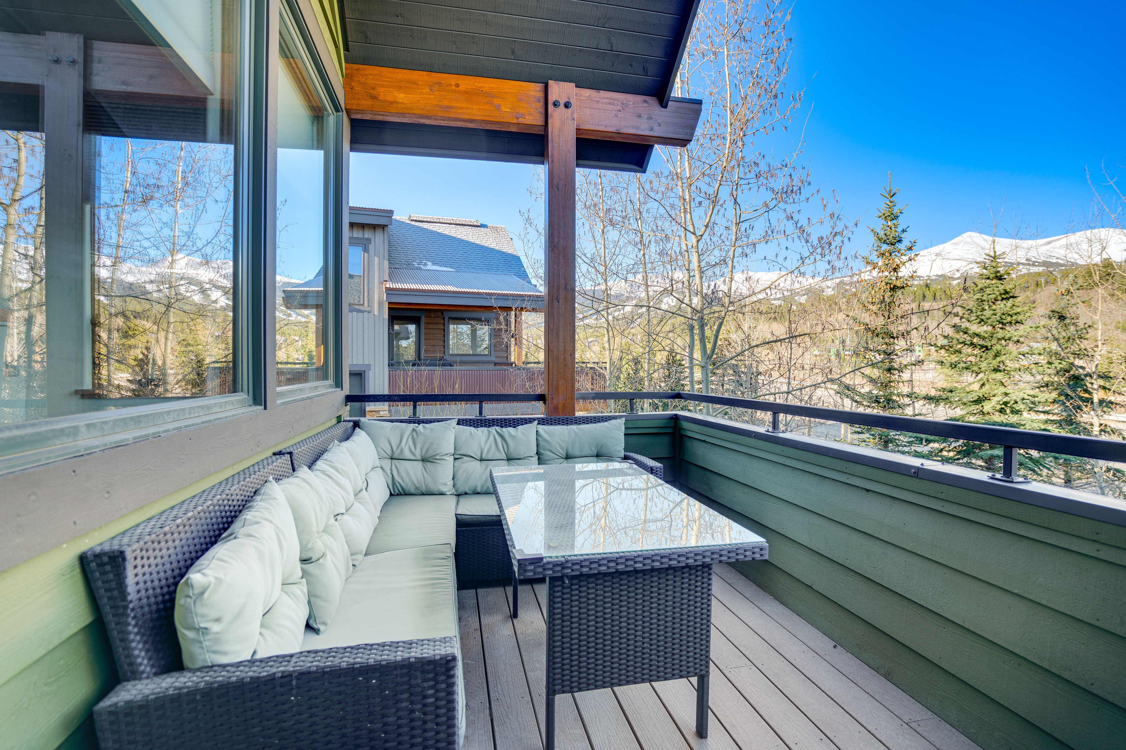 Private Deck