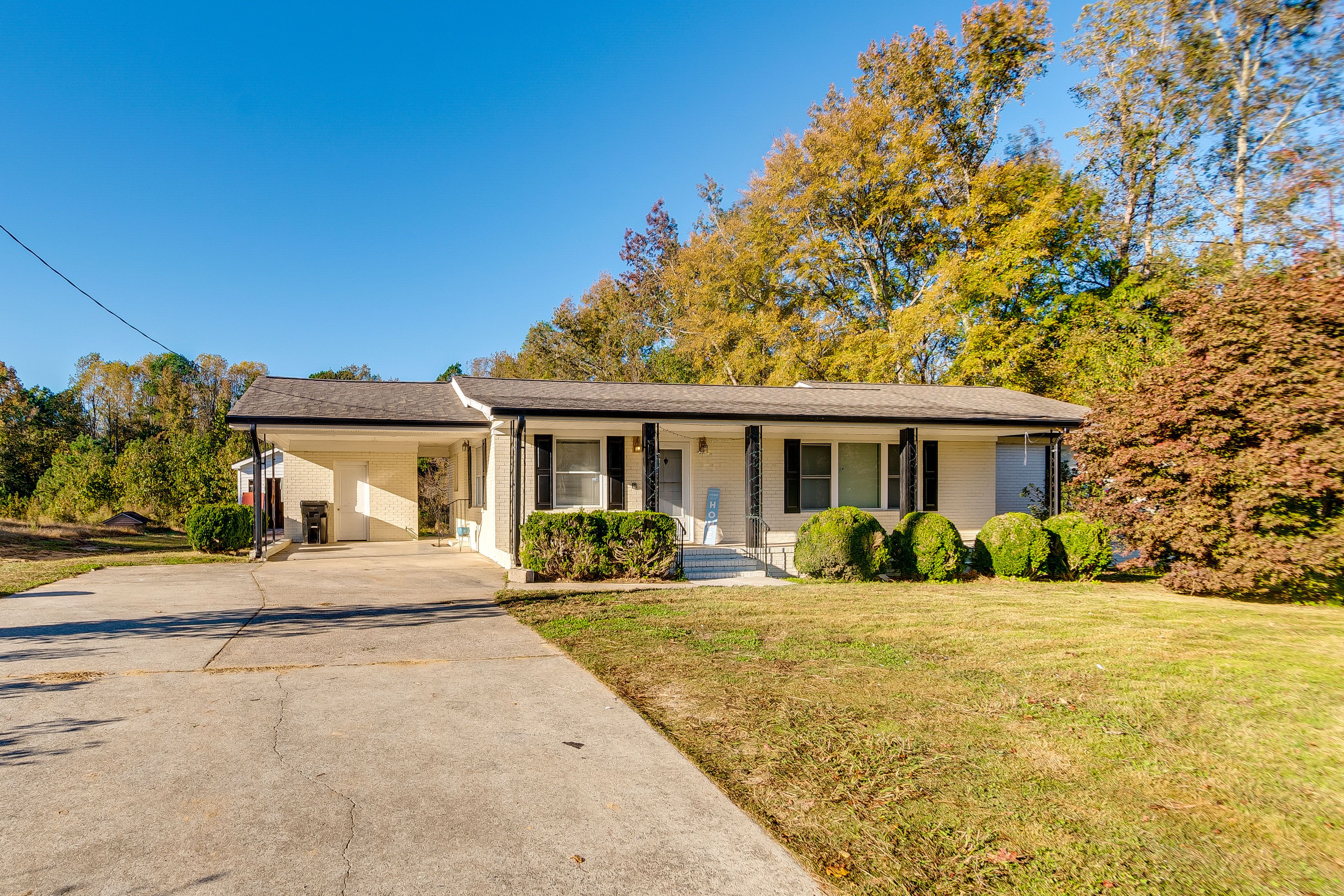 Parking | Driveway (4 Vehicles)