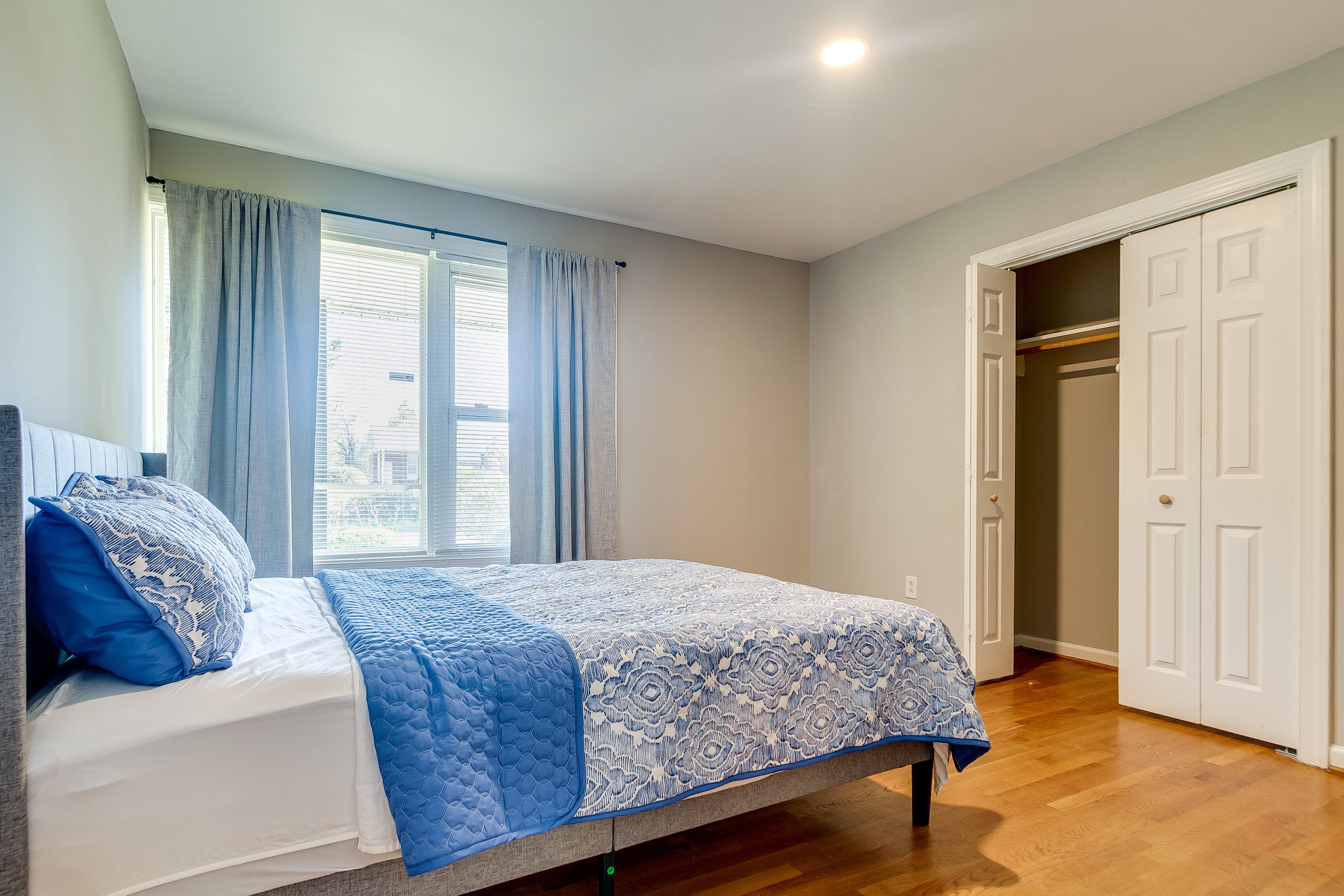 Bedroom 3 | Queen Bed