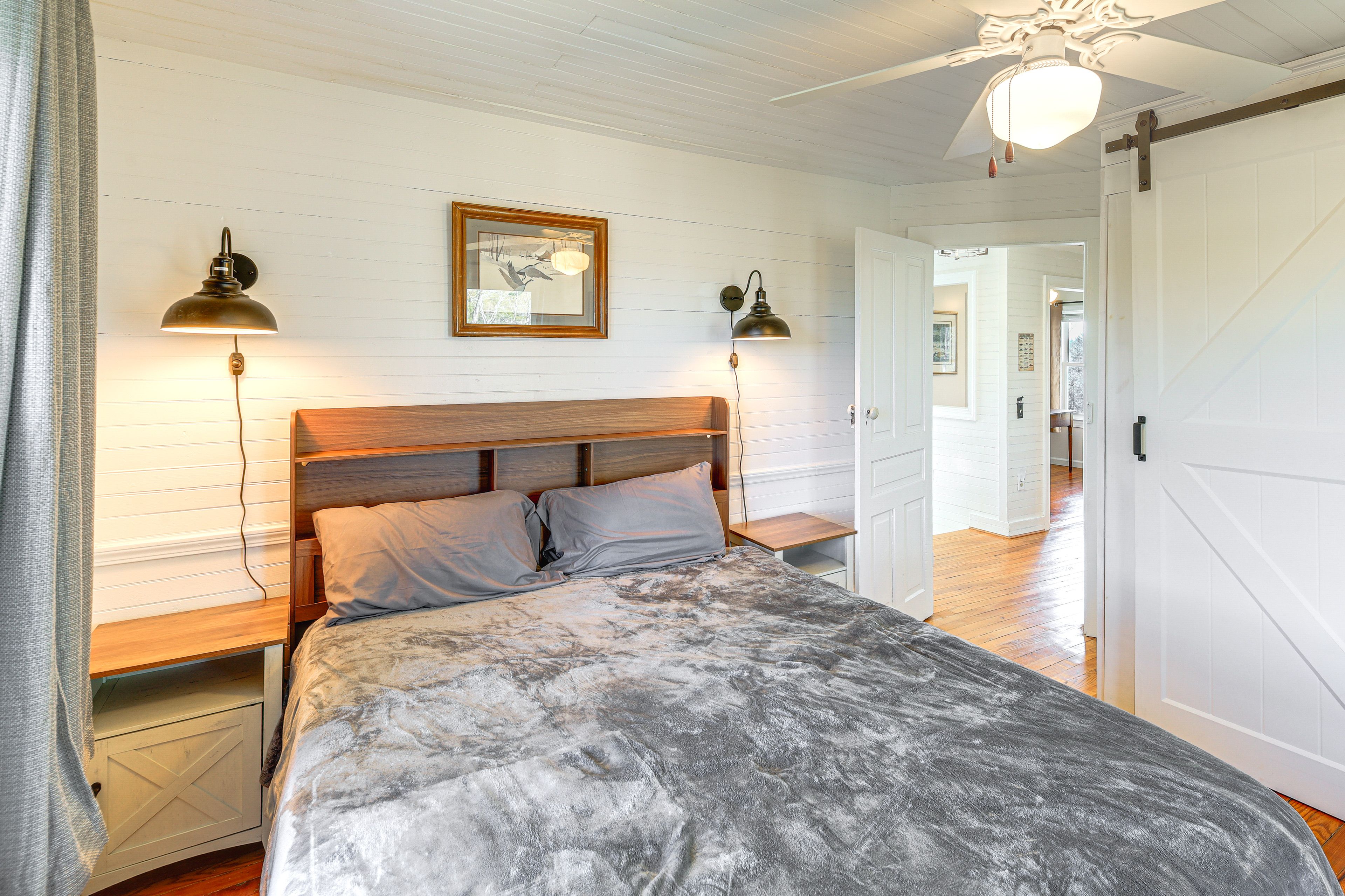 Bedroom 2 | 2nd Floor | Queen Bed