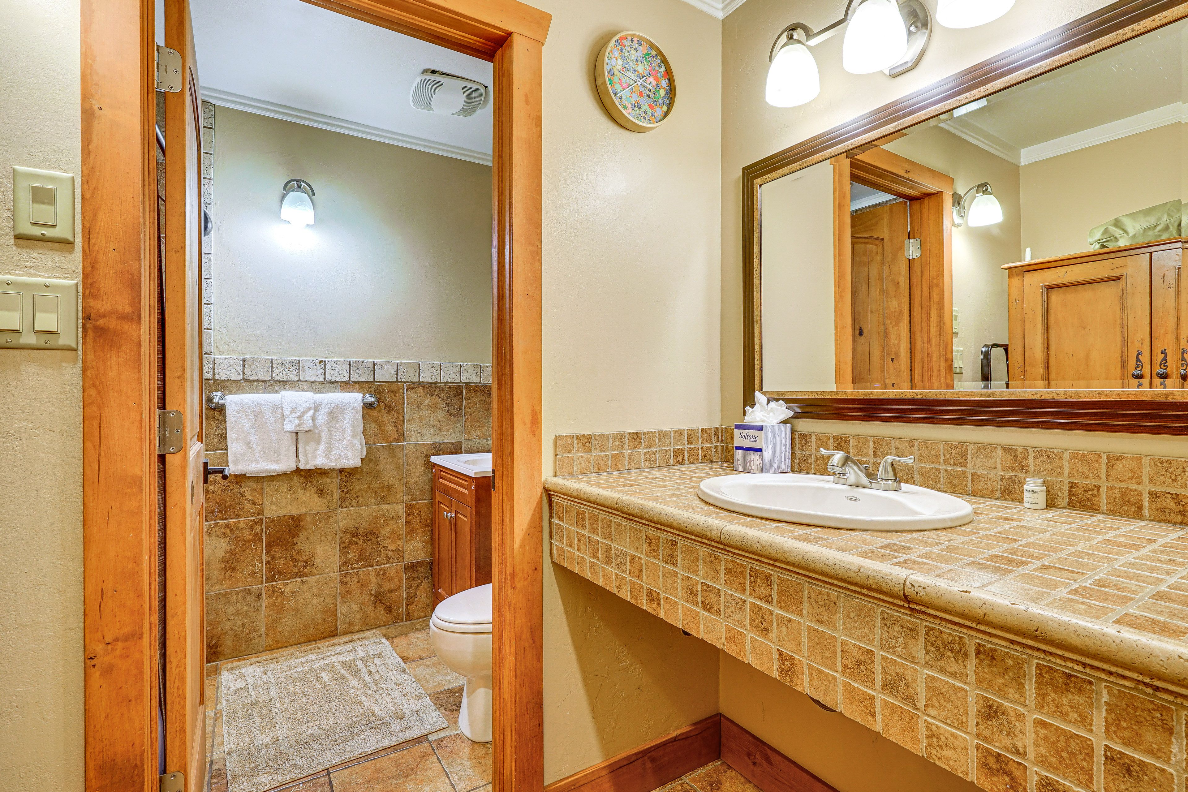 Full Bathroom | Towels & Linens Provided