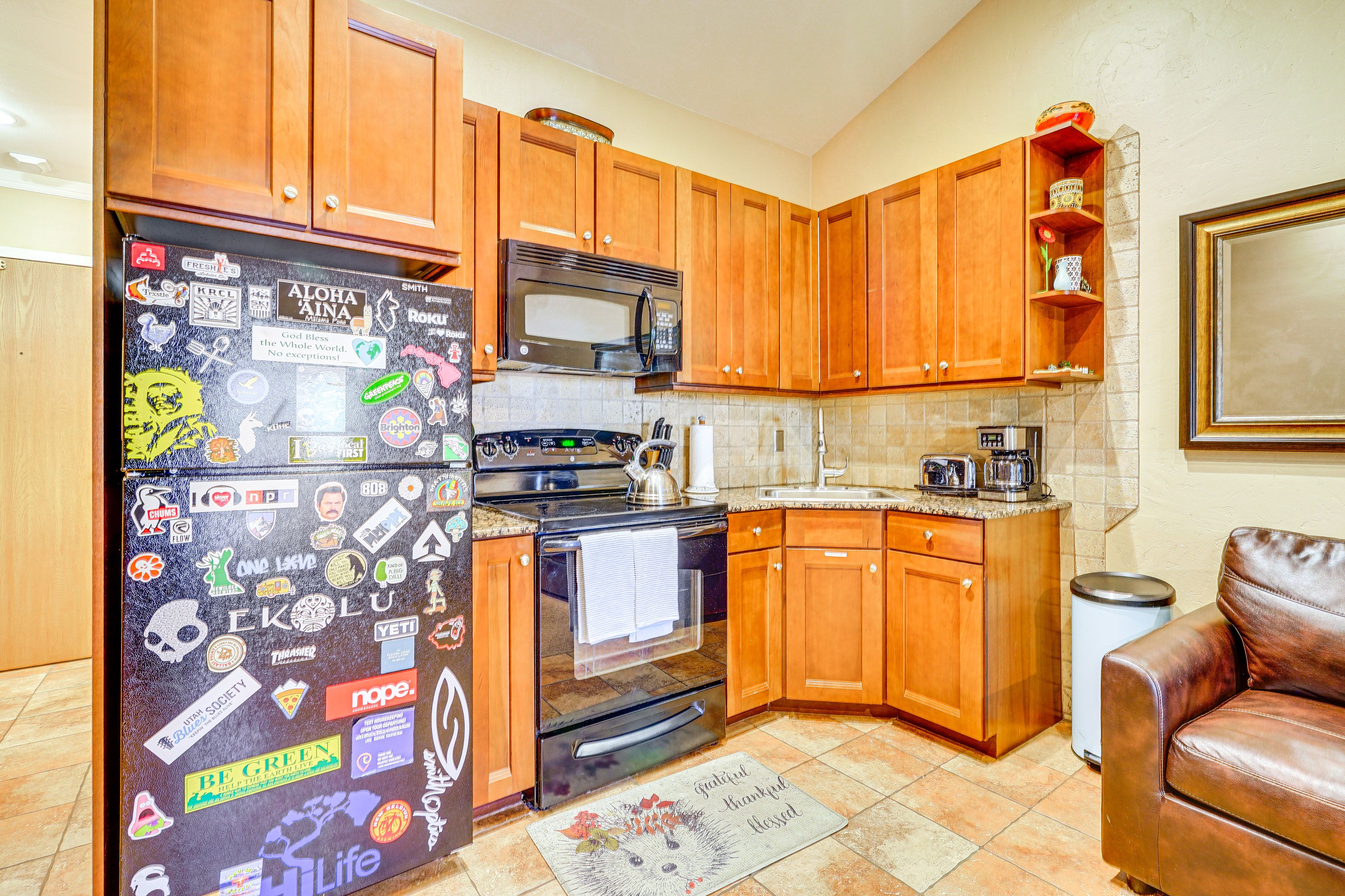Kitchen | Free WiFi | Single-Story Unit