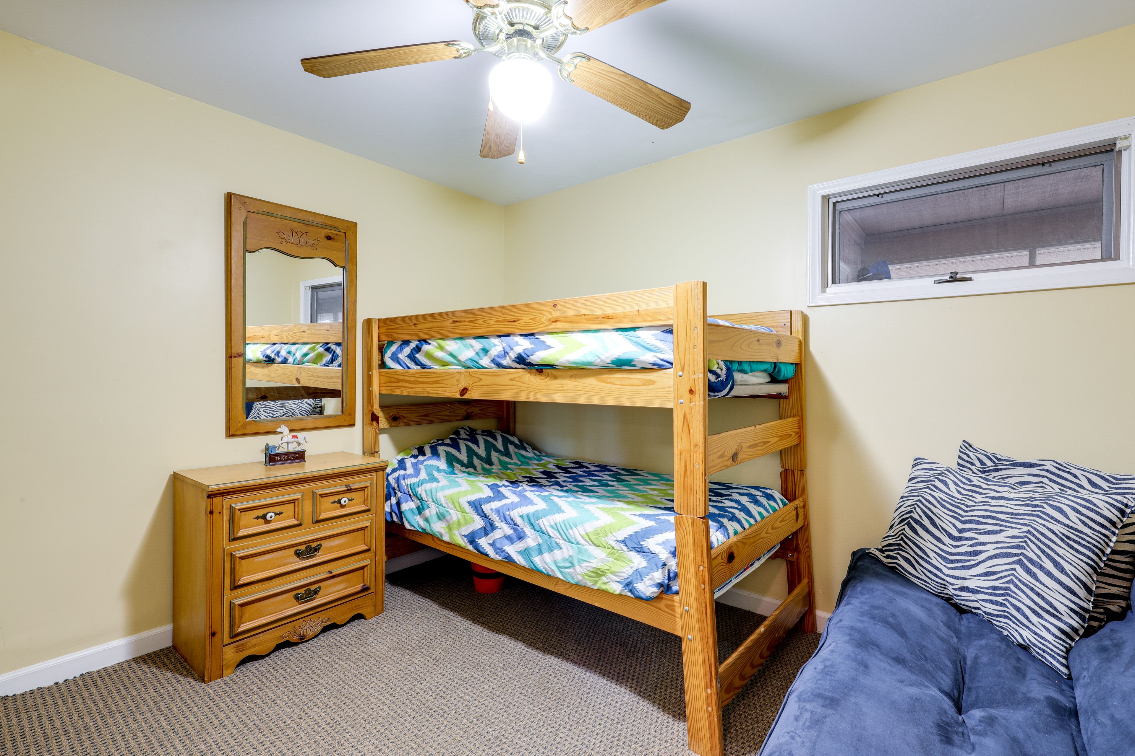Bedroom 5 | Twin Bunk Bed | Full Futon
